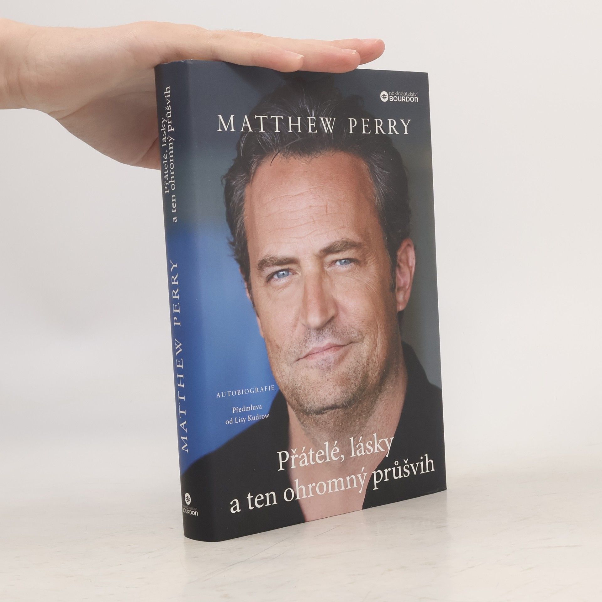 Matthew Perry Přátelé, lásky a ten ohromný průšvih