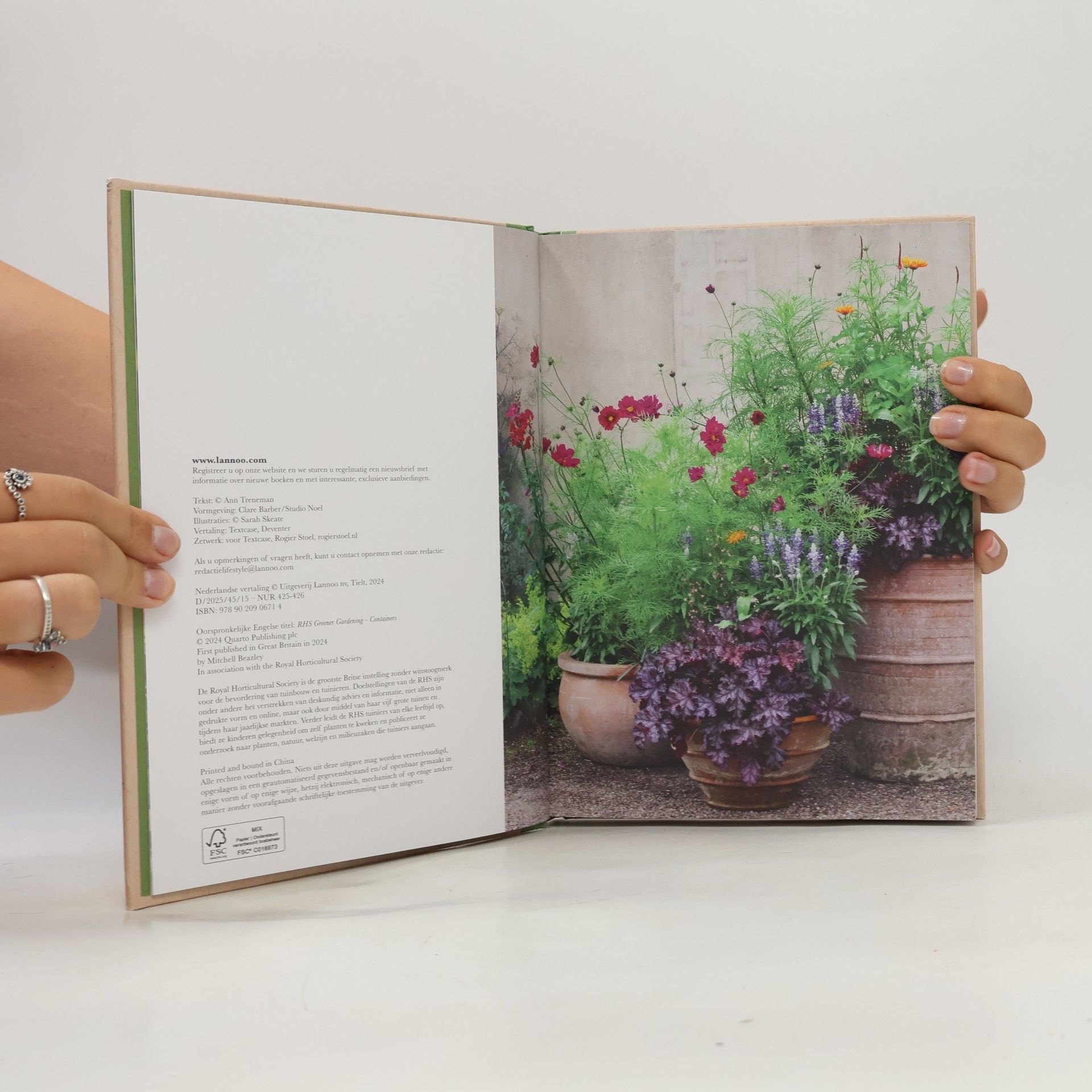 Ann Treneman Tuinieren in potten en bakken: bloemen, groenten en struiken kweken met respect voor de natuur