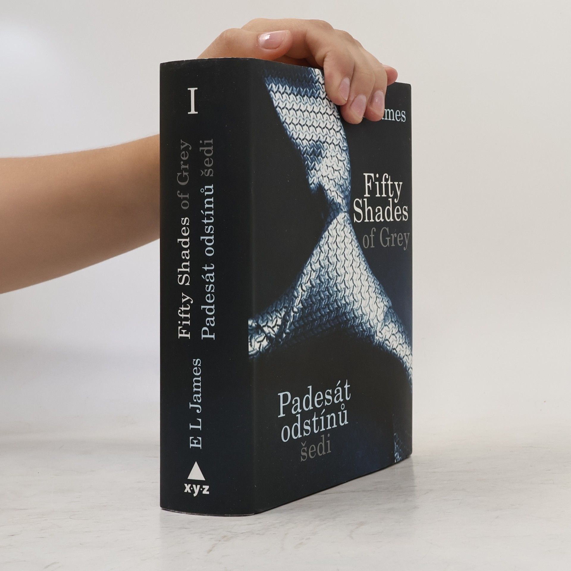 E. L. James Padesát odstínů šedi