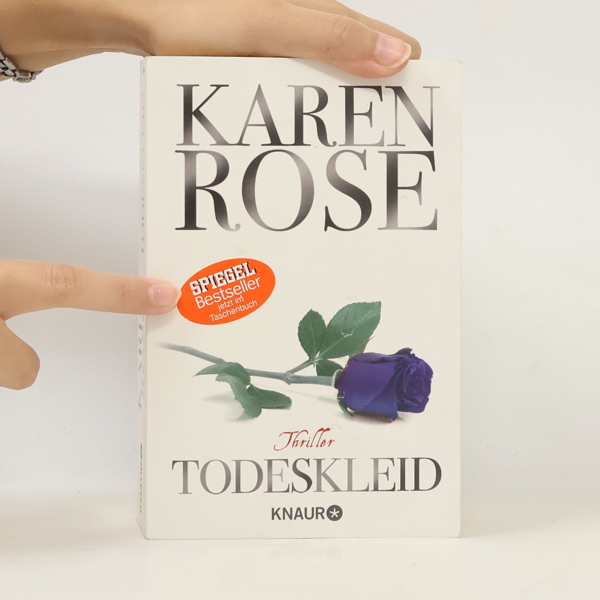Karen Rose Todeskleid