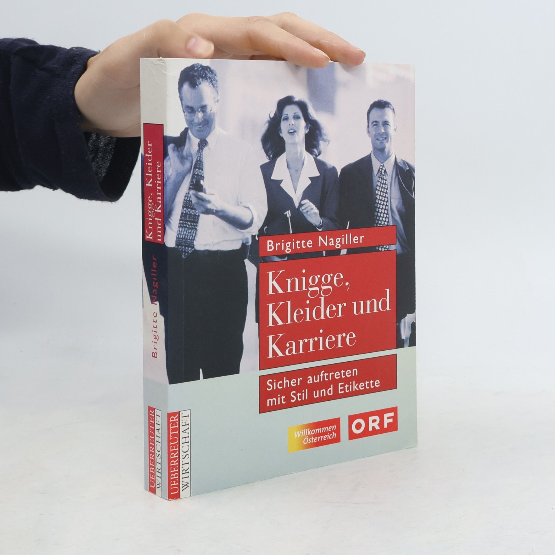 Brigitte Nagiller Knigge, Kleider und Karriere