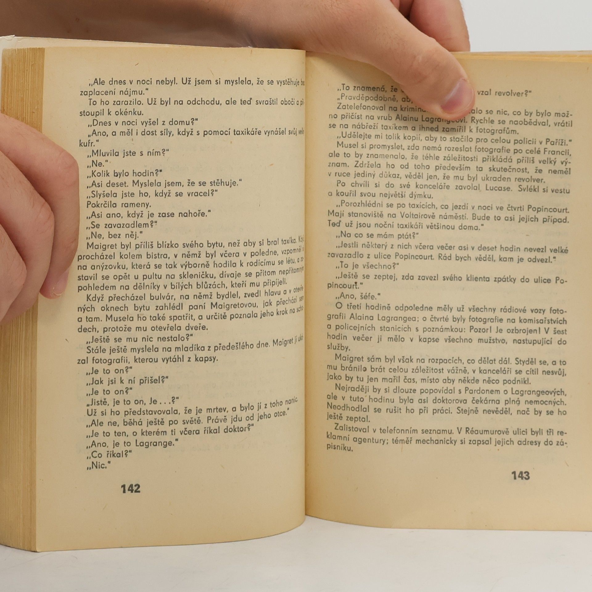 Georges Simenon Maigretův revolver a stará dáma