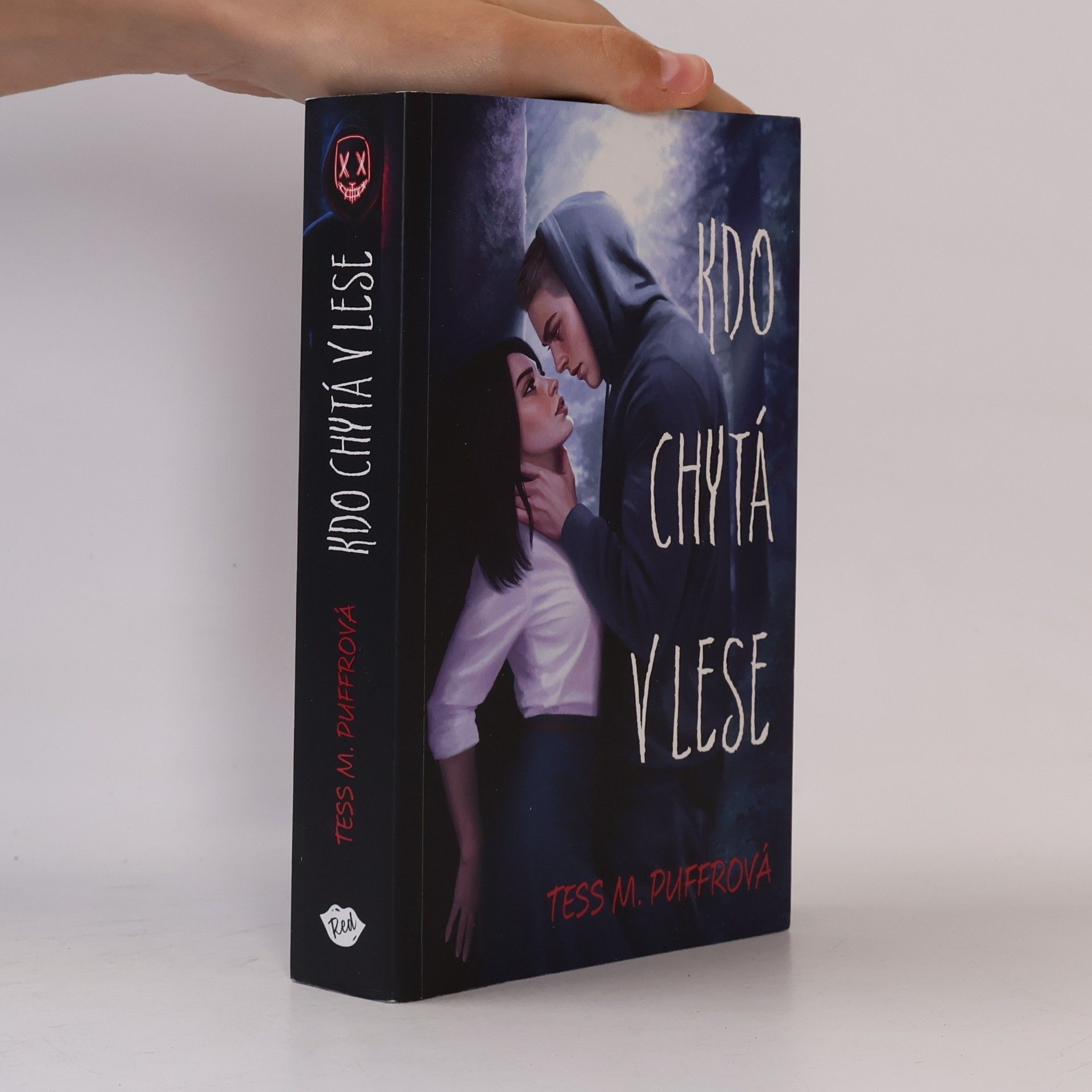 Tess M. Puffrová Kdo chytá v lese
