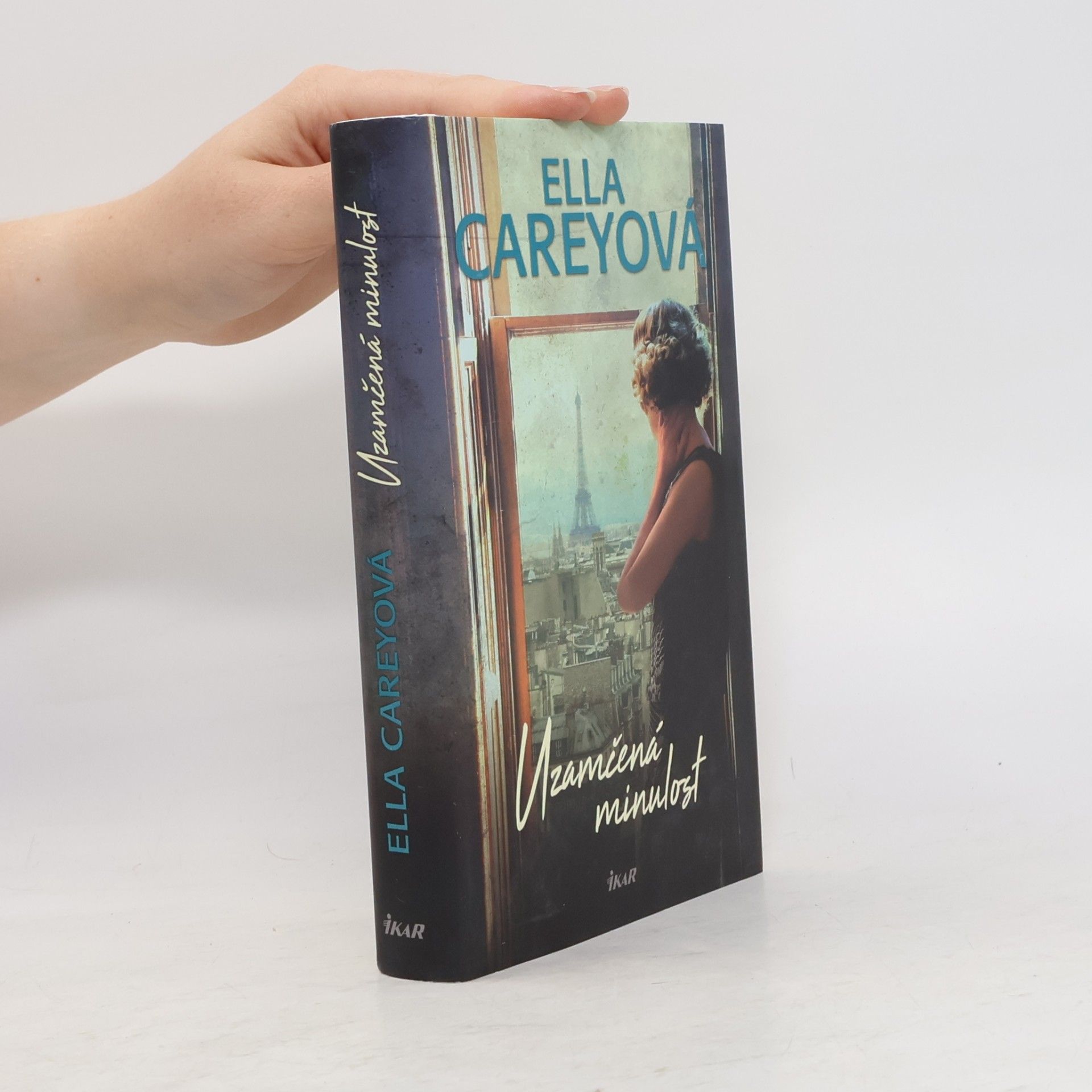 Ella Carey Uzamčená minulost