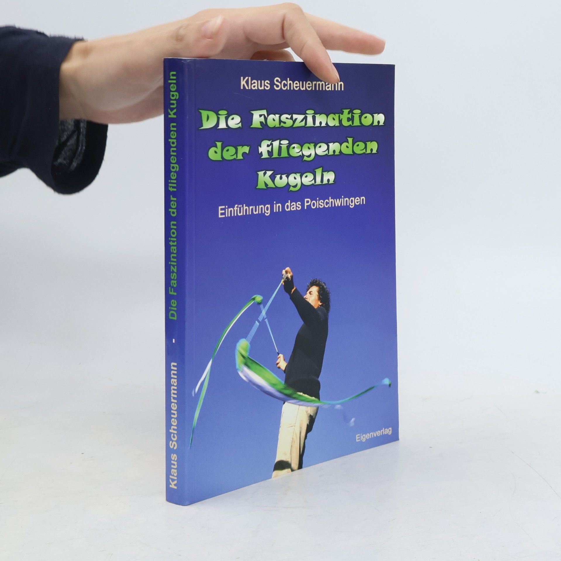 Klaus Scheuermann Die Faszination der fliegenden Kugeln
