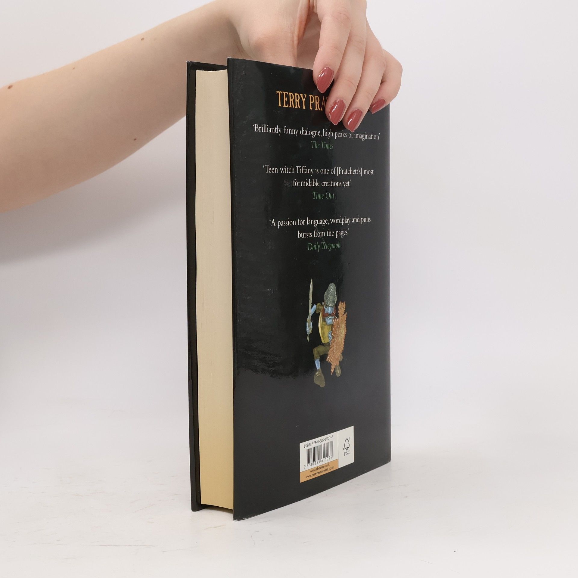 Terry Pratchett I shall wear midnight