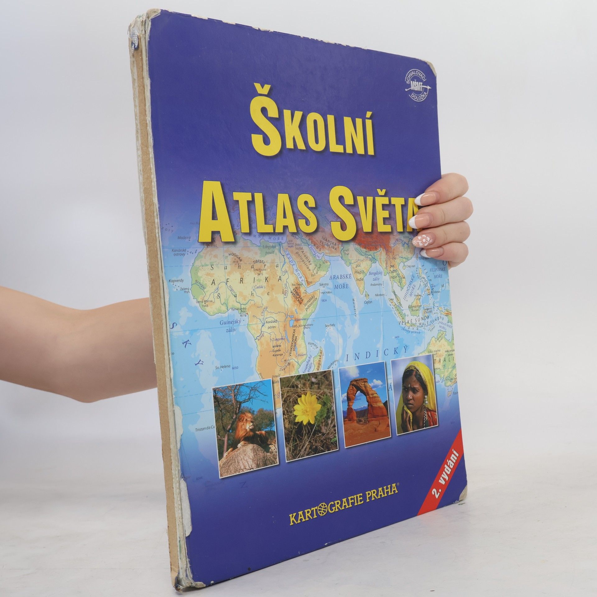 Kolektív autorov Školní atlas světa