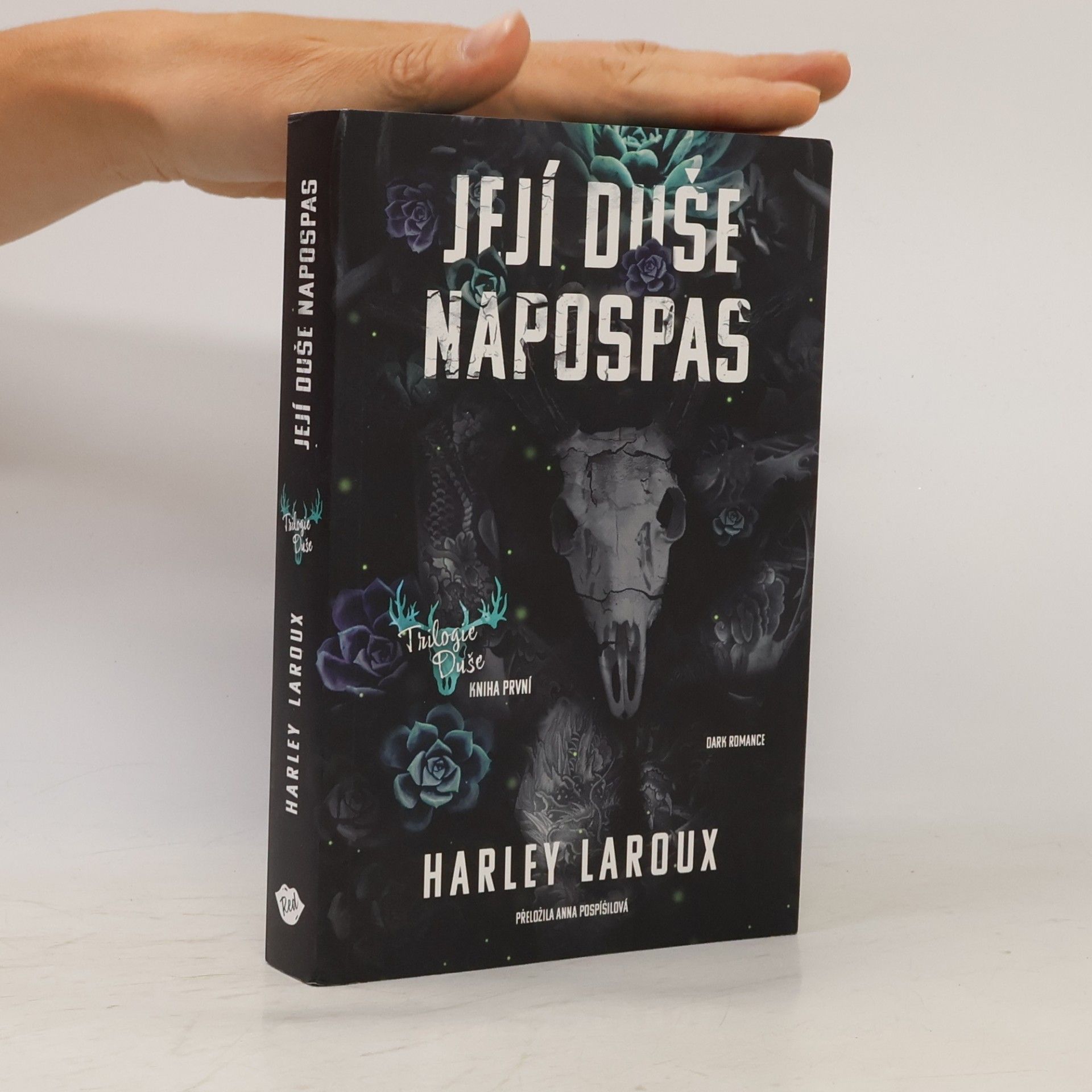 Harley Laroux Její duše napospas