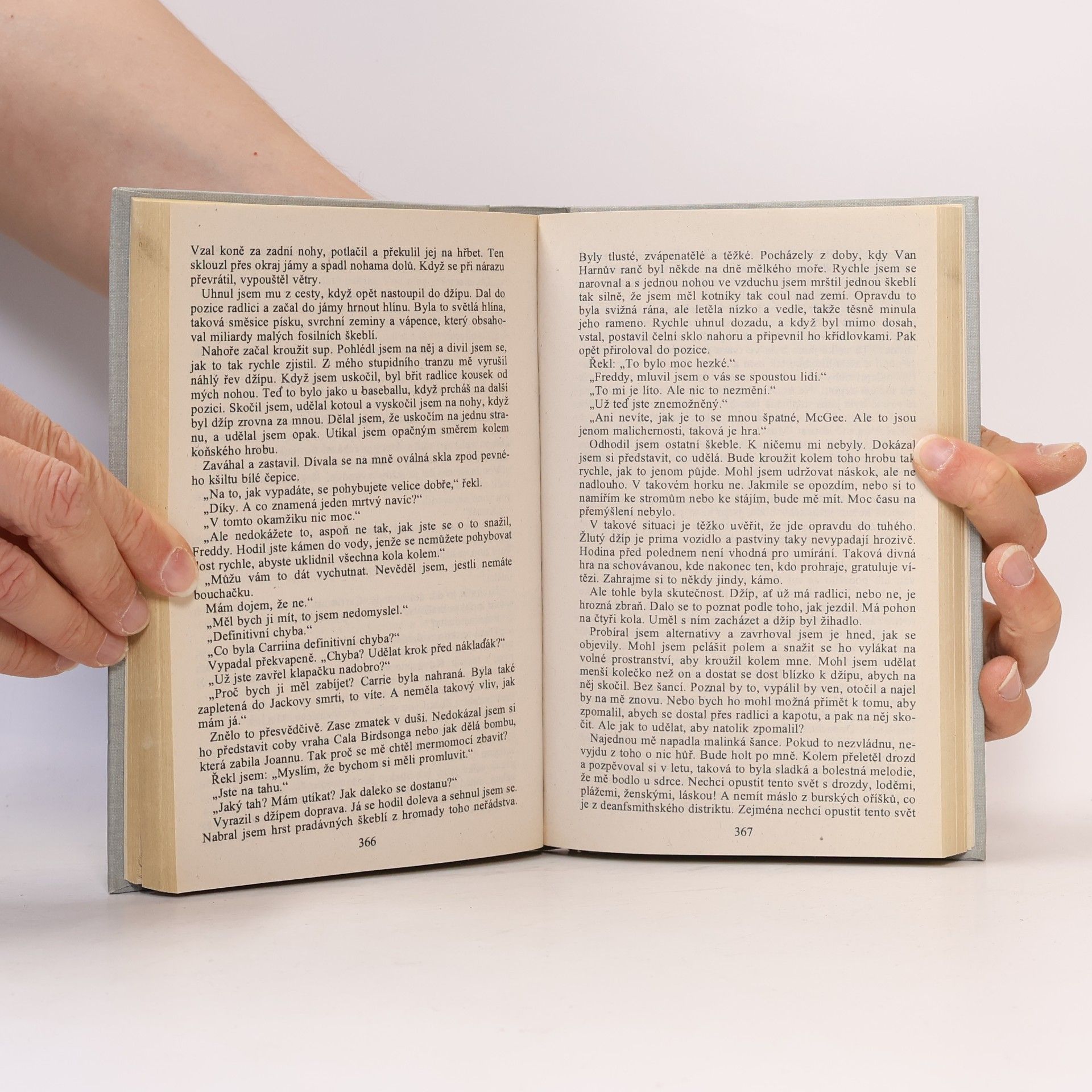 John D. MacDonald Třikrát havarijní poradce Travis McGee