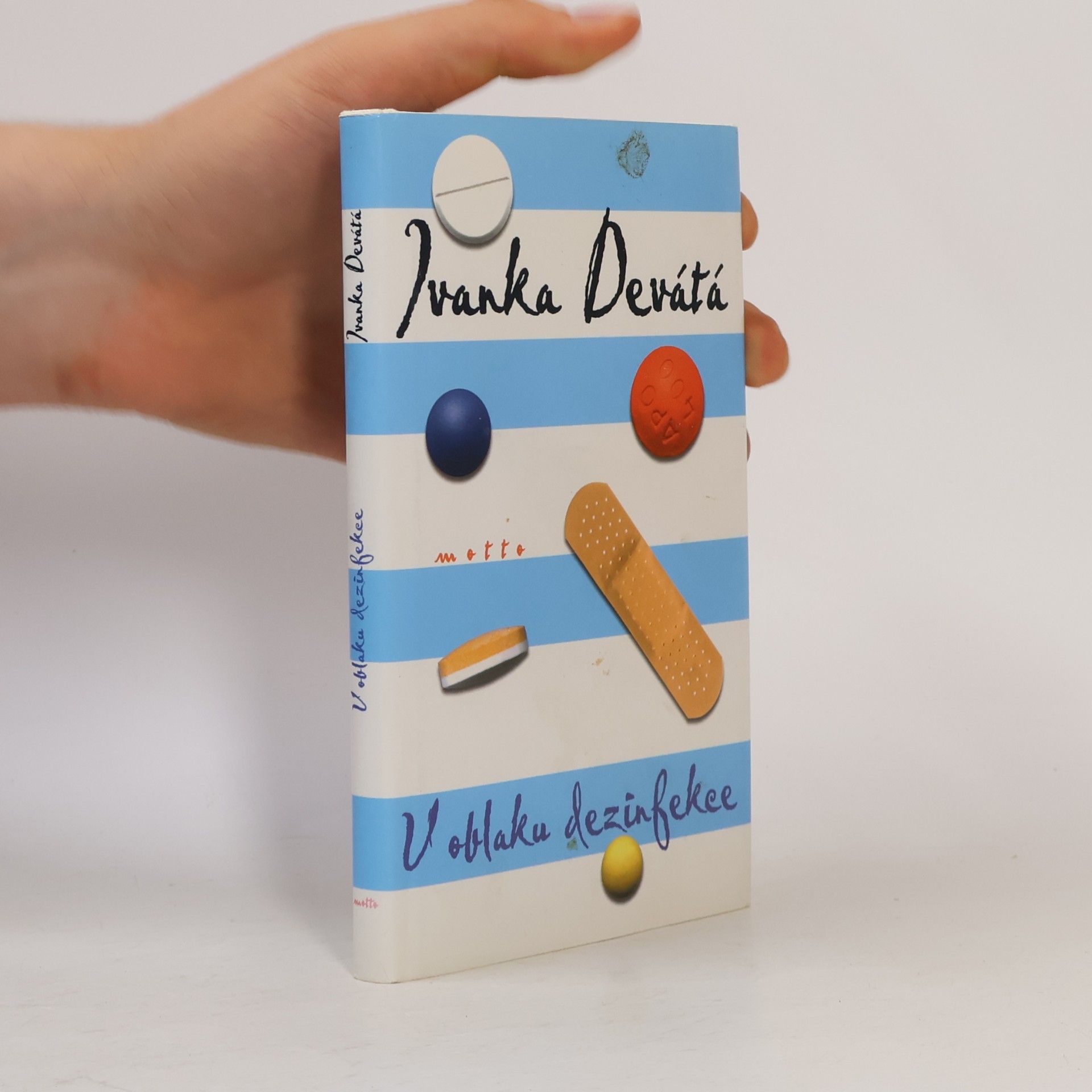 Ivanka Devátá V oblaku dezinfekce