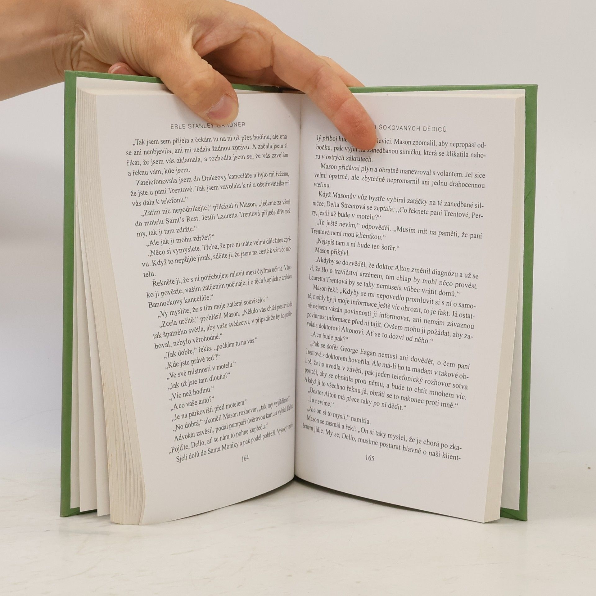 Erle Stanley Gardner Případ naříkající vlaštovky ; Případ šokovaných dědiců