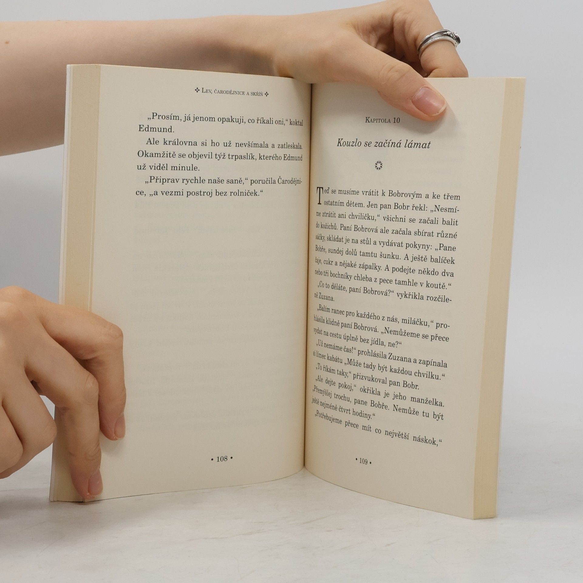 C. S. Lewis Lev, čarodějnice a skříň. Letopisy Narnie