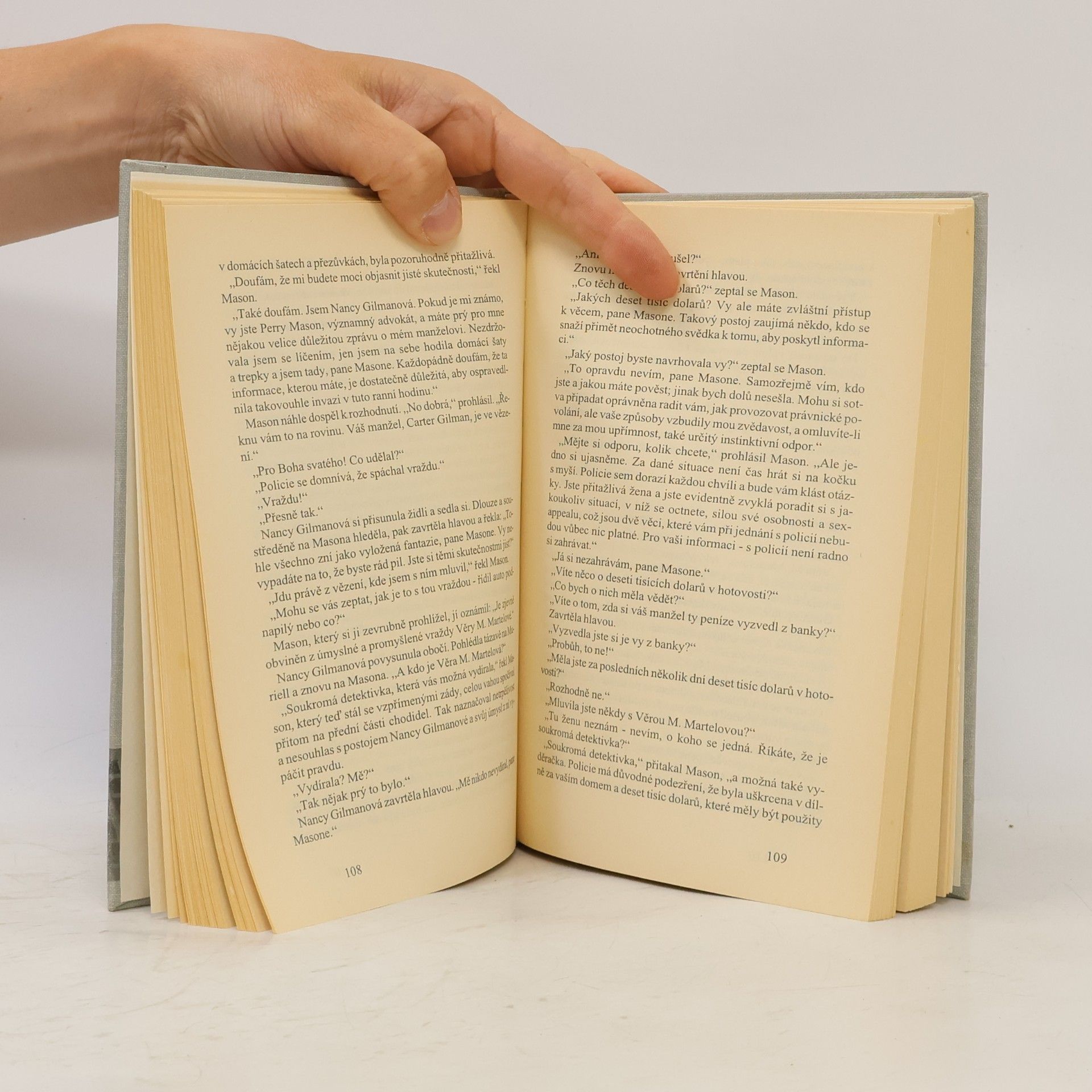 Erle Stanley Gardner Případ svorných sester / Případ záhadné zpronevěry