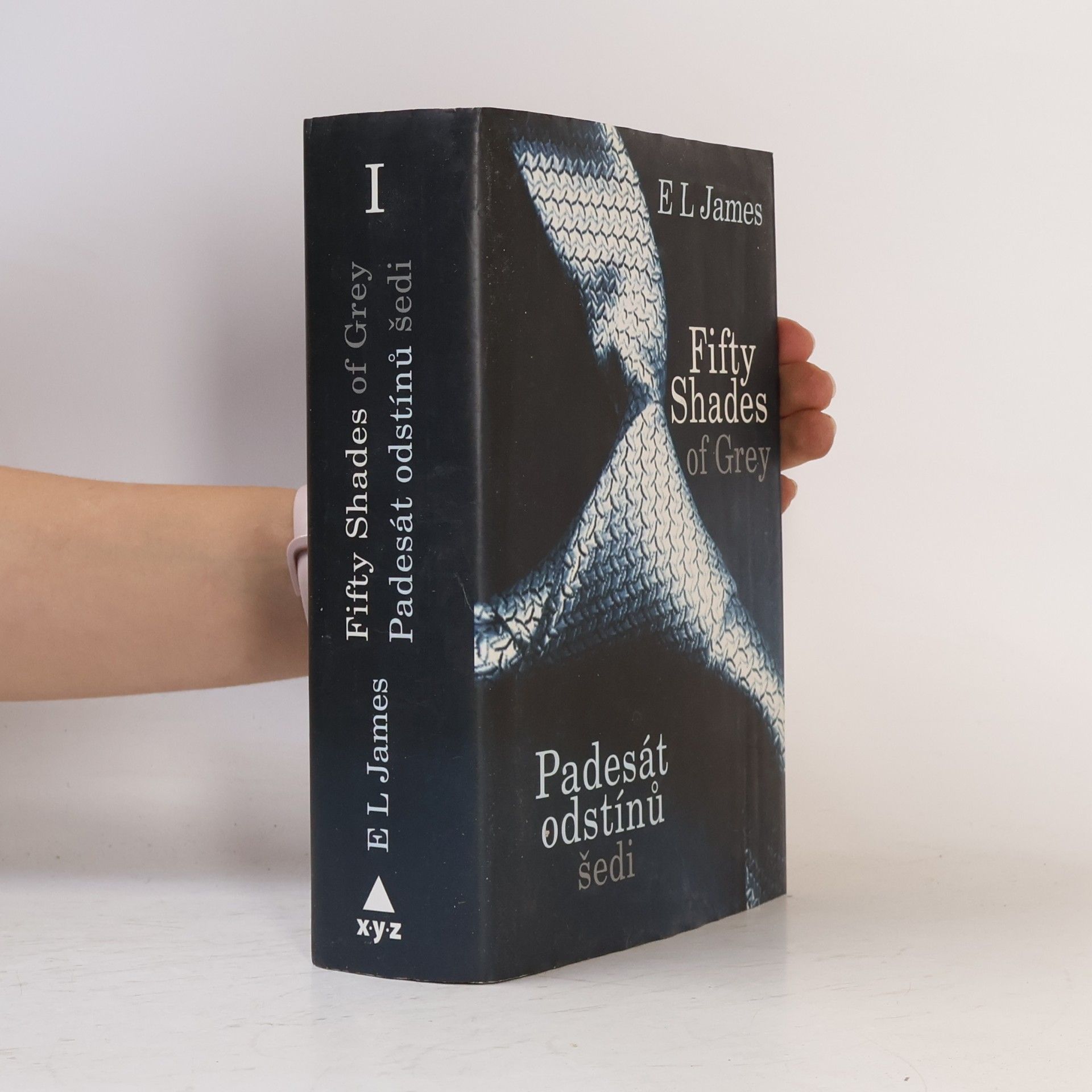 E. L. James Padesát odstínů šedi