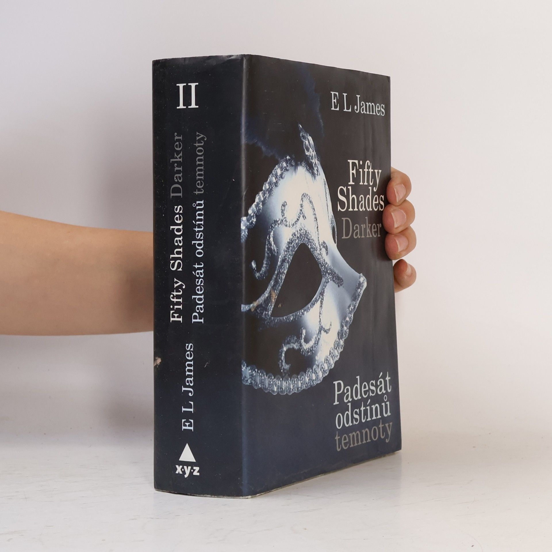 E. L. James Padesát odstínů temnoty