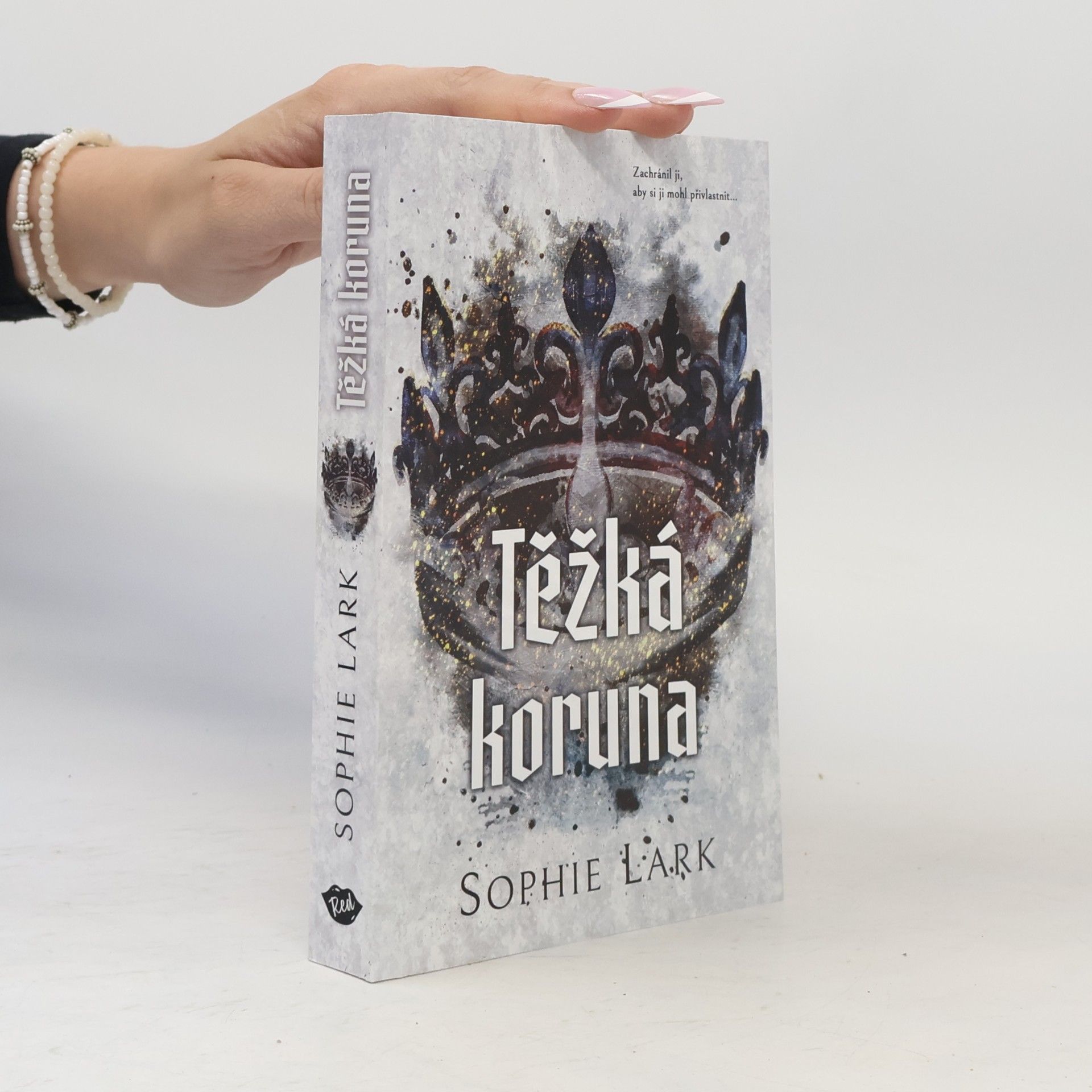 Sophie Lark Těžká koruna