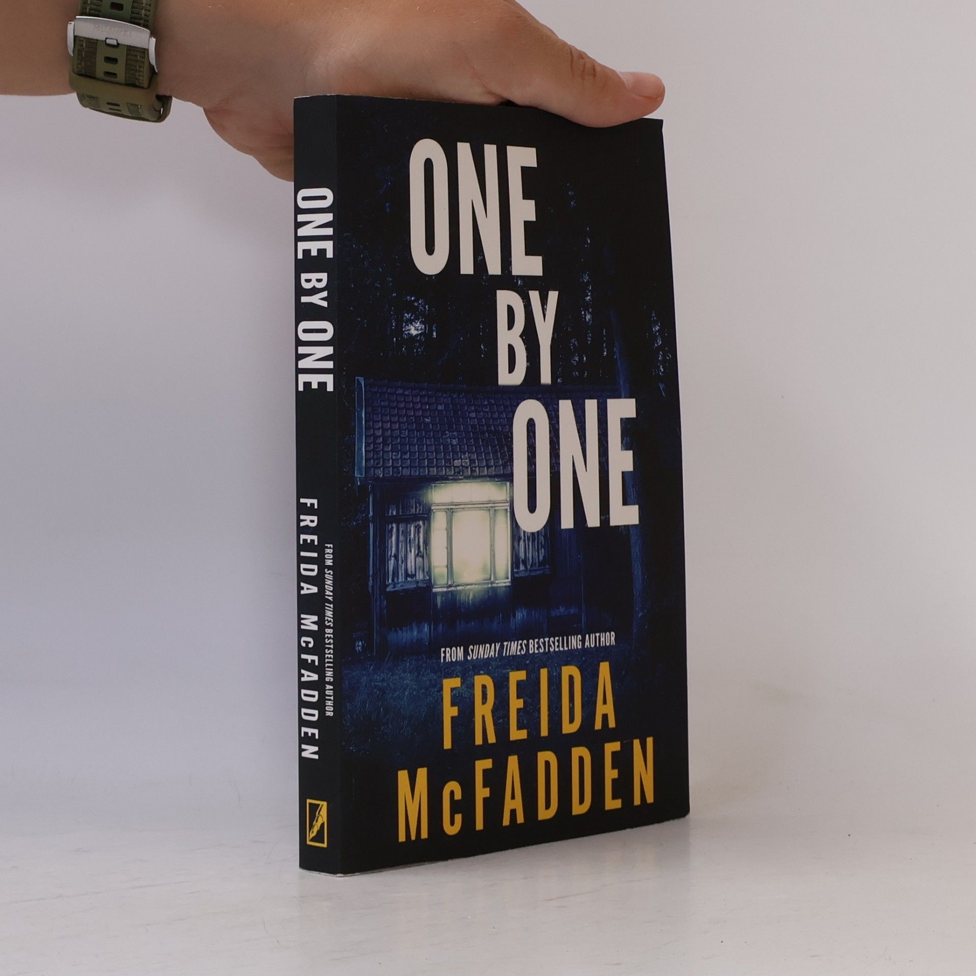 Freida McFadden One by one
