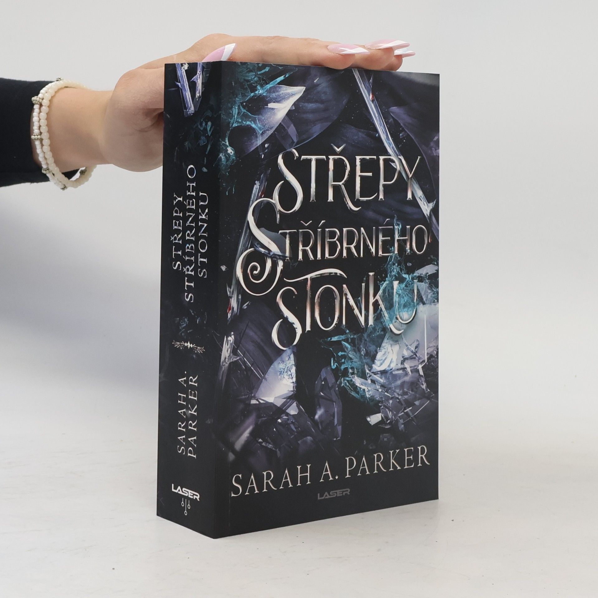 Sarah A. Parker Střepy stříbrného stonku