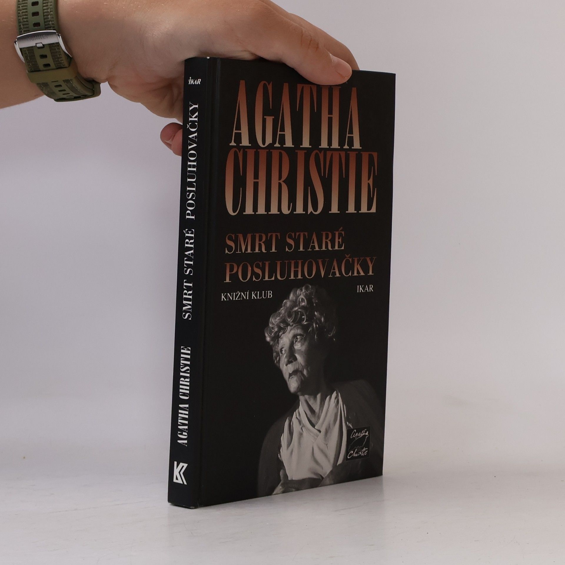 Agatha Christie Smrt staré posluhovačky