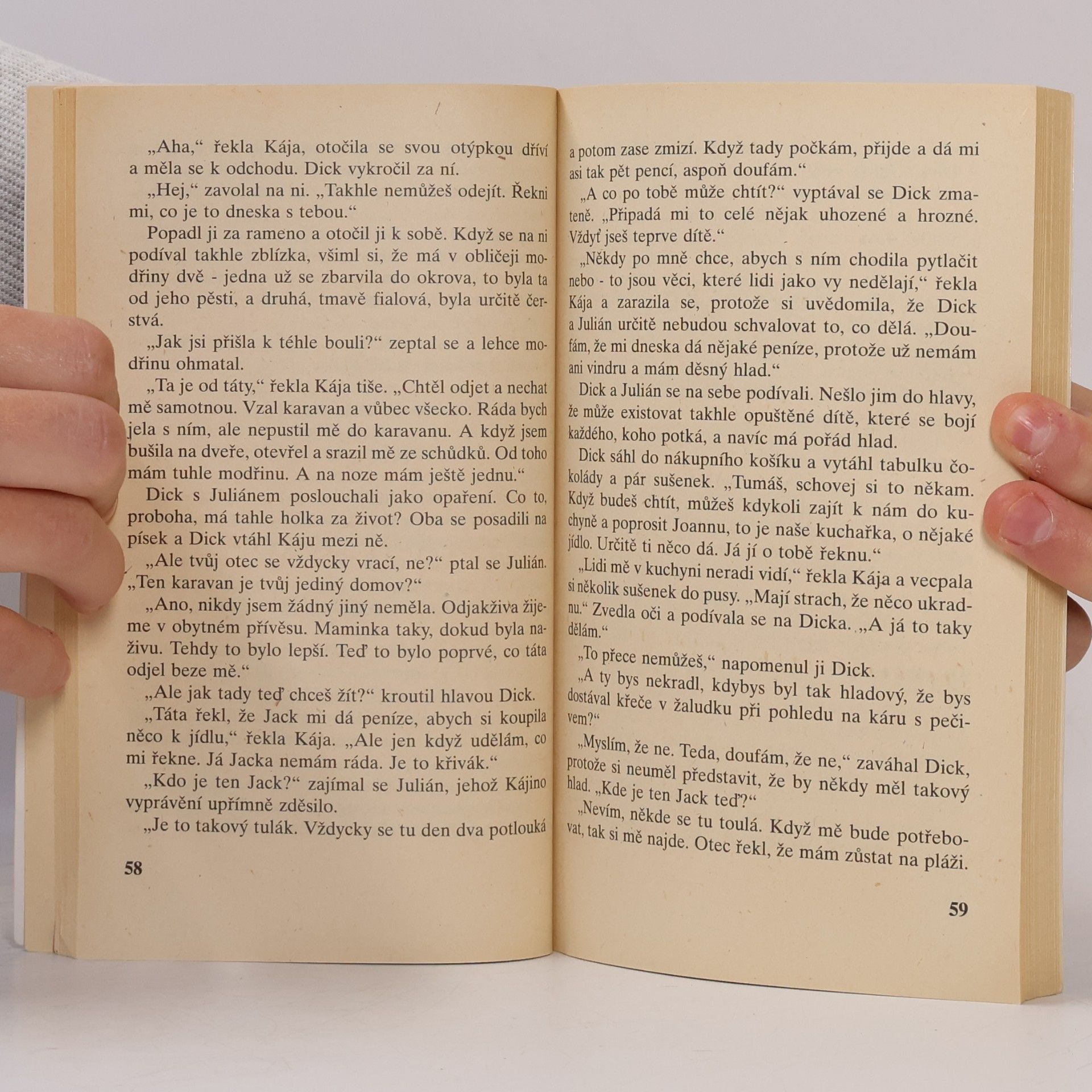 Enid Blyton Správná pětka, Pětka už v tom zase lítá