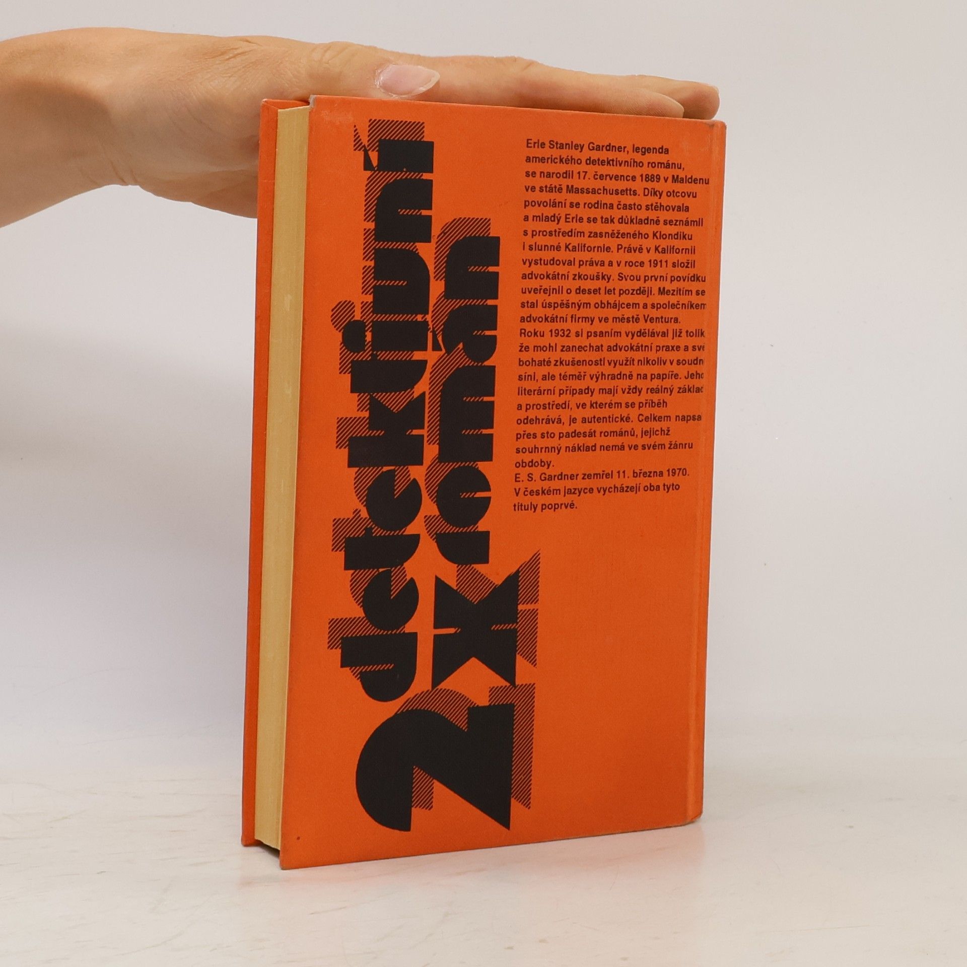 Erle Stanley Gardner Případ modelek s dlouhýma nohama. Případ dívky z kalendáře