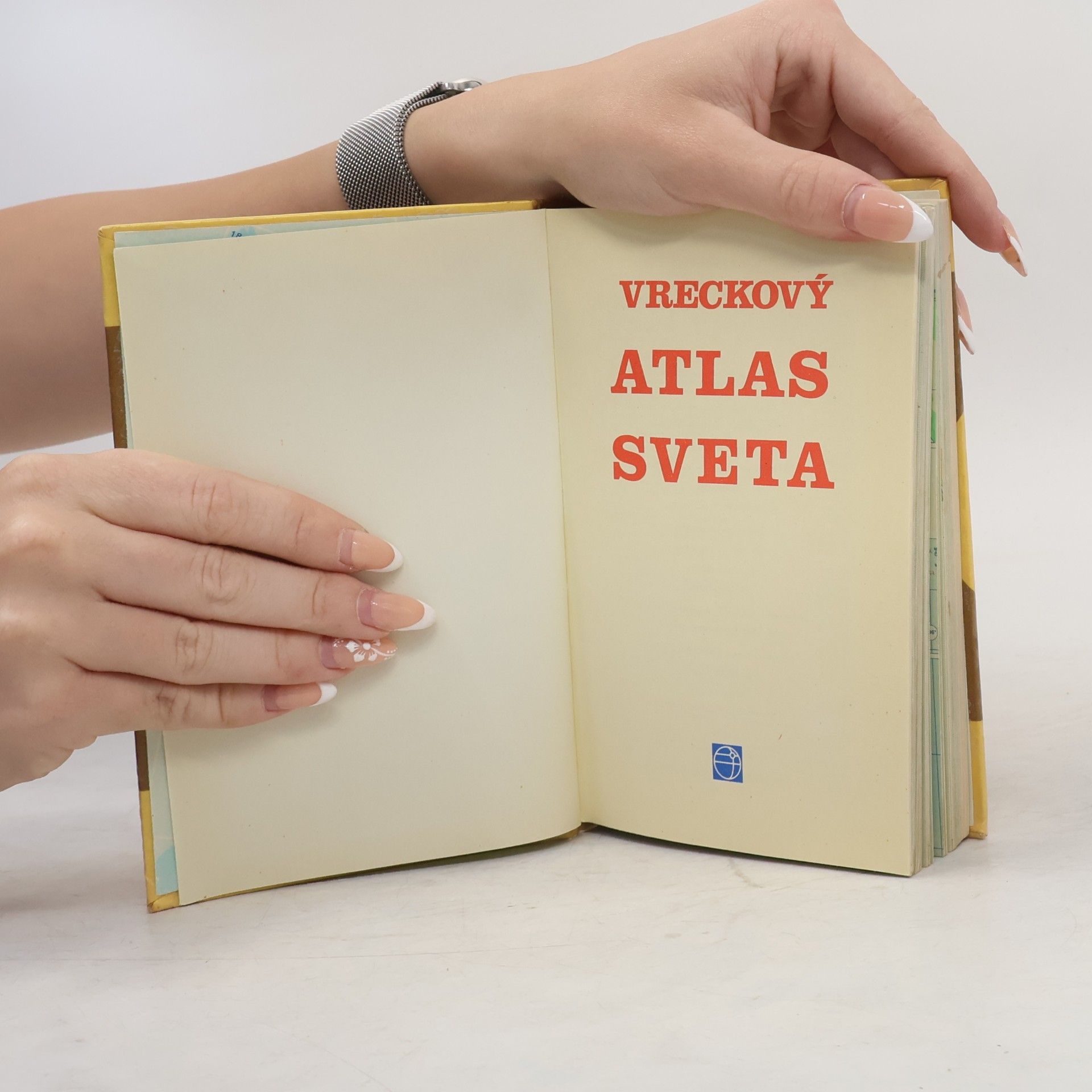 Various authors Vreckový atlas sveta
