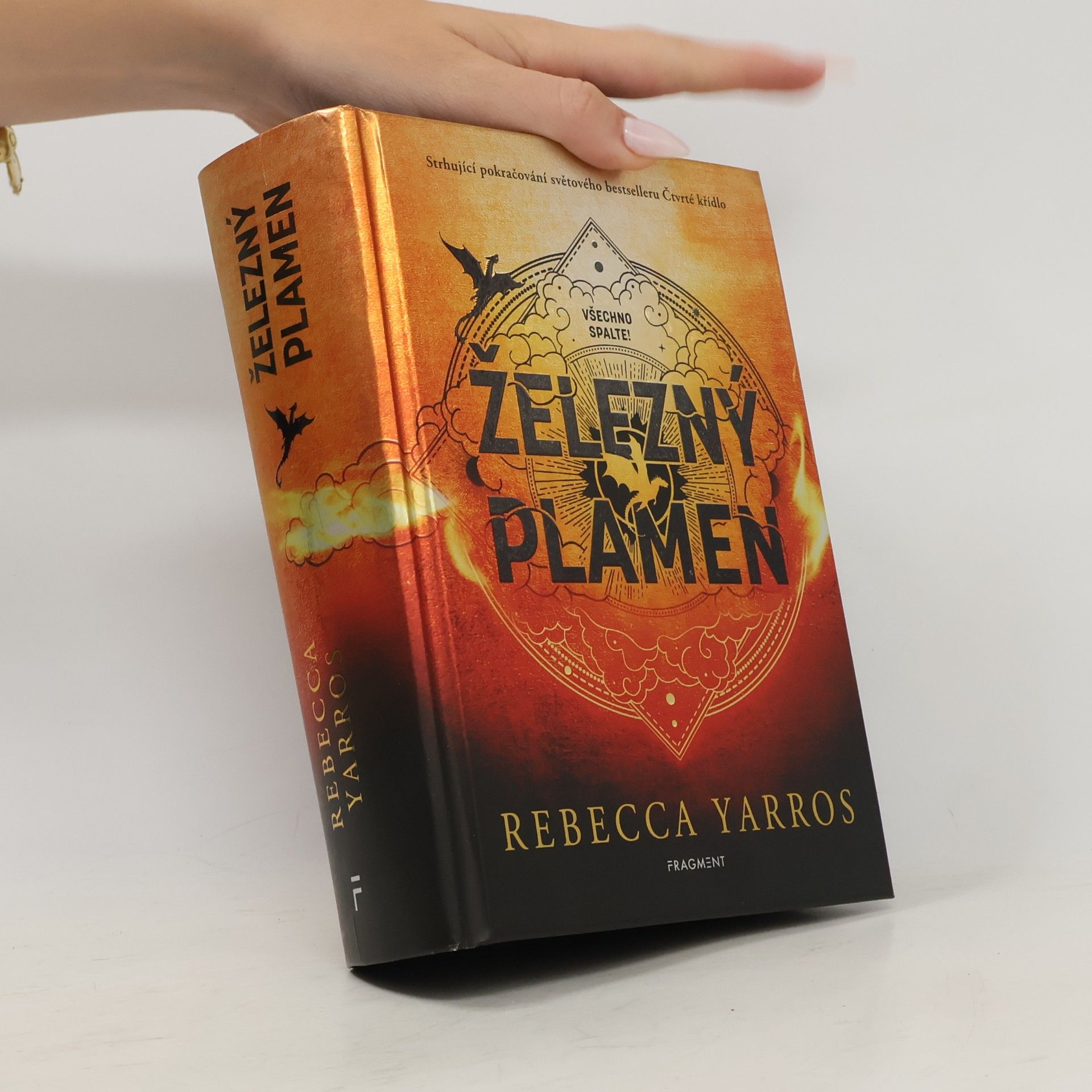 Rebecca Yarros Železný plamen