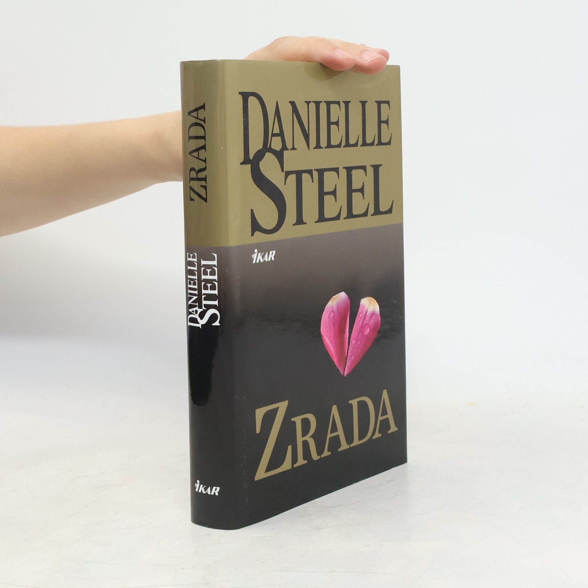 Danielle Steel Zrada
