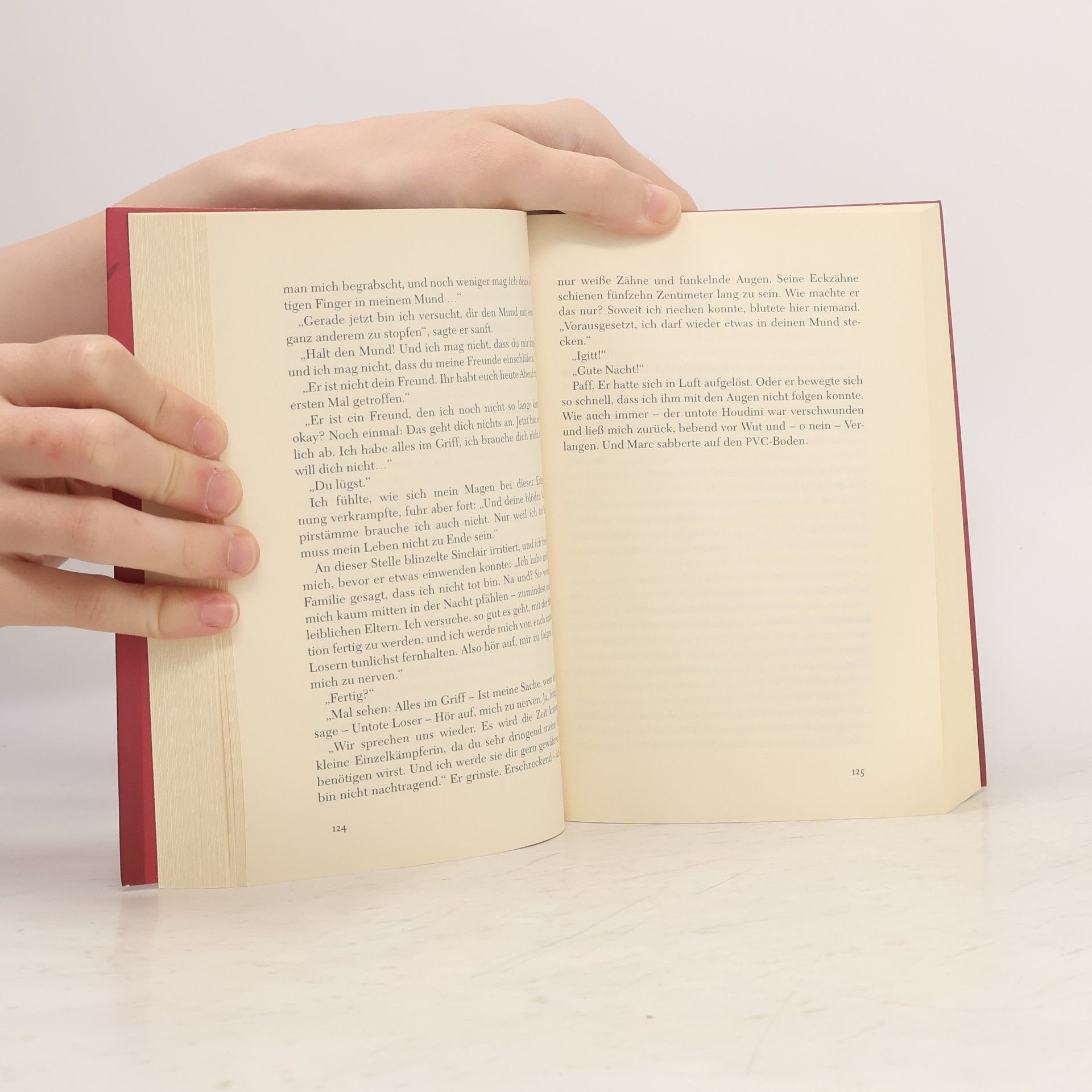 Mary Janice Davidson Weiblich, ledig, untot