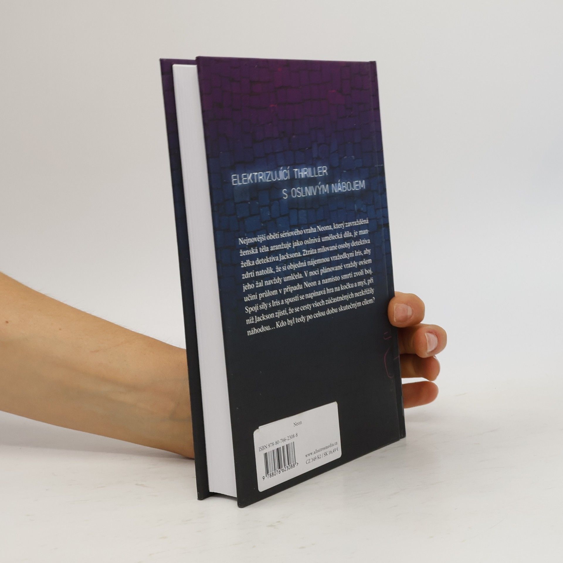 G. S. Locke Neon : vrah, který chce zářit