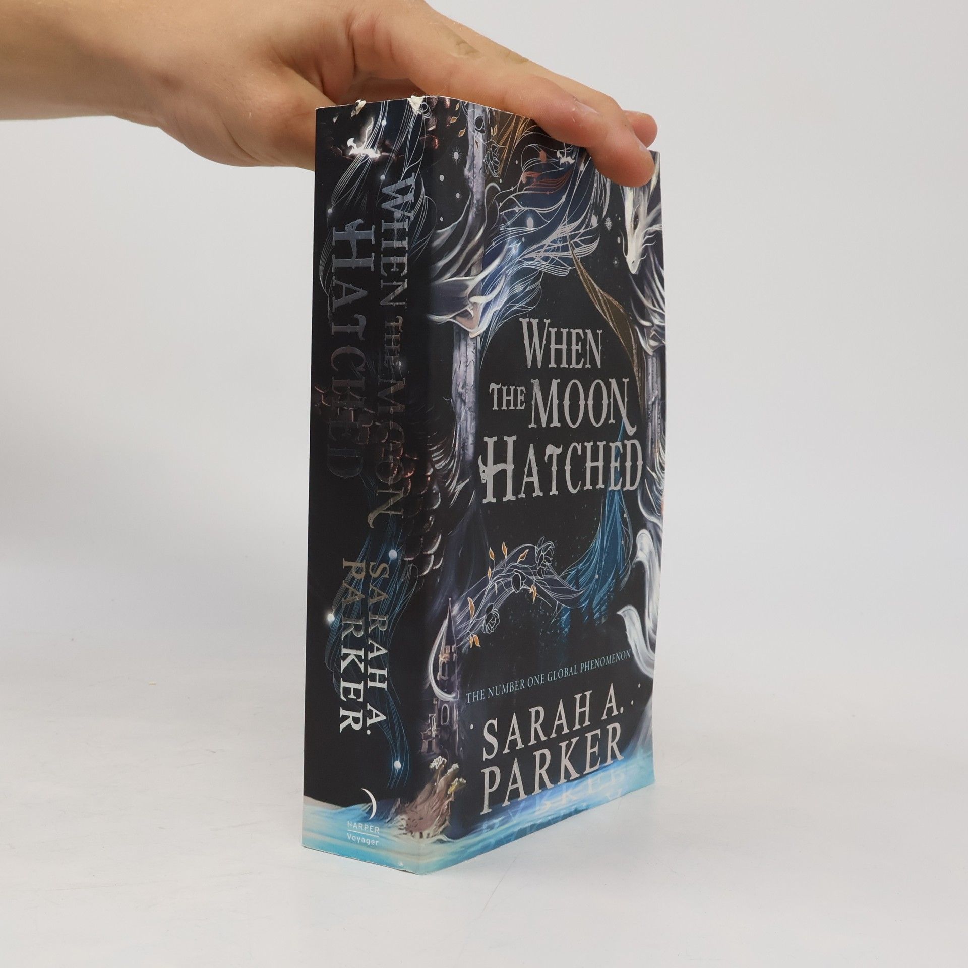 Sarah A. Parker When the Moon Hatched (The Moonfall Series, Book 1)