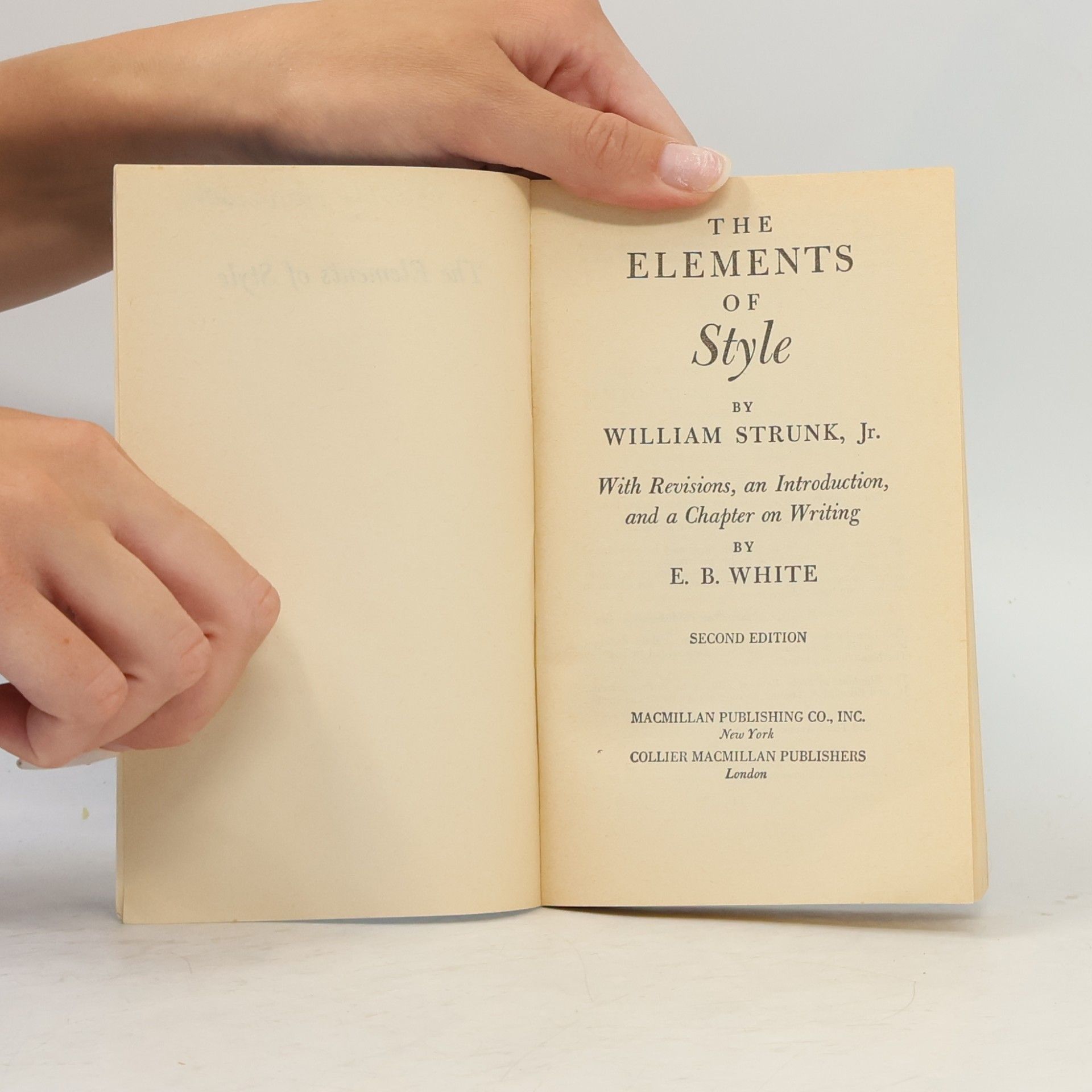 Jr. William Strunk The Elments of Style