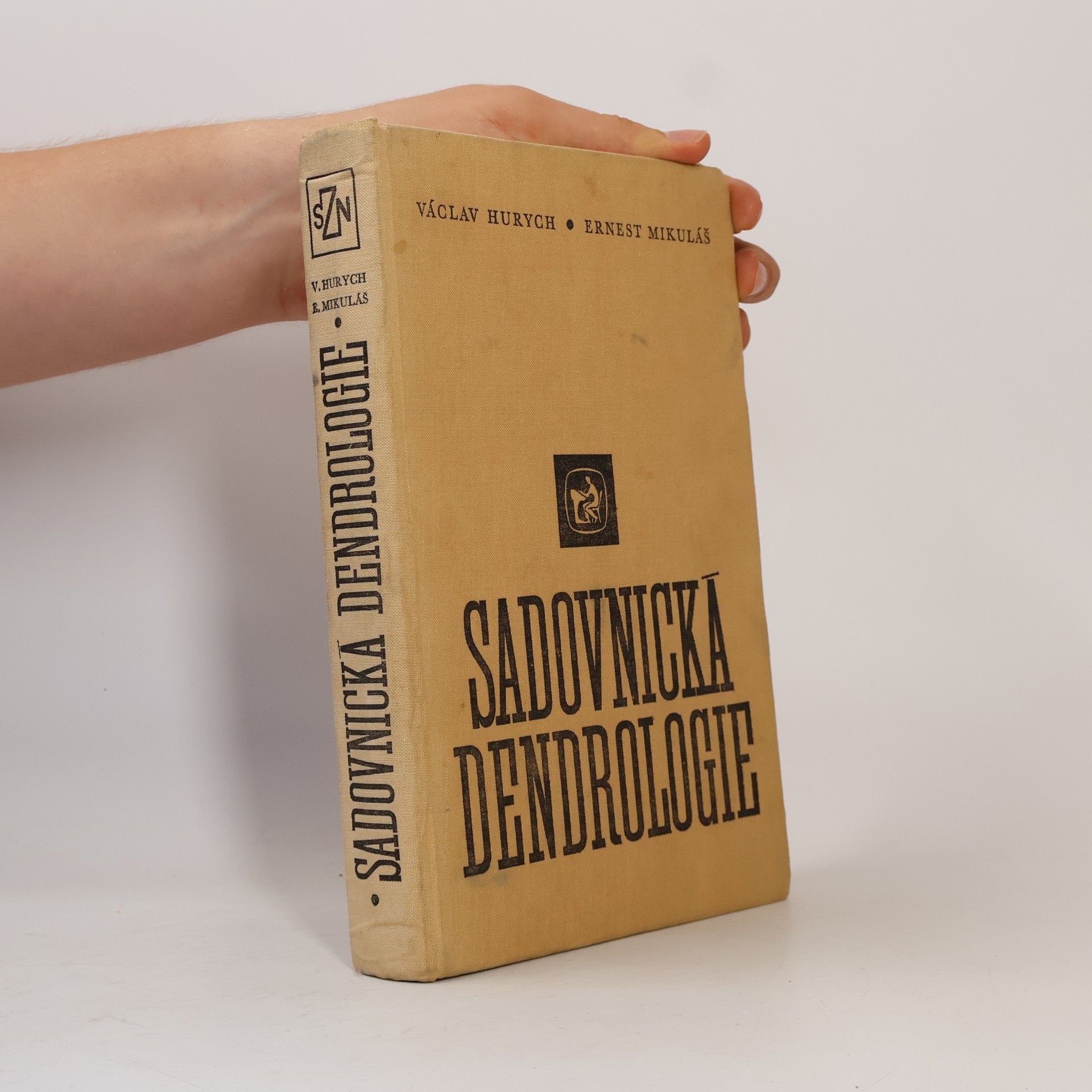 Ernest Mikuláš Sadovnická dendrologie
