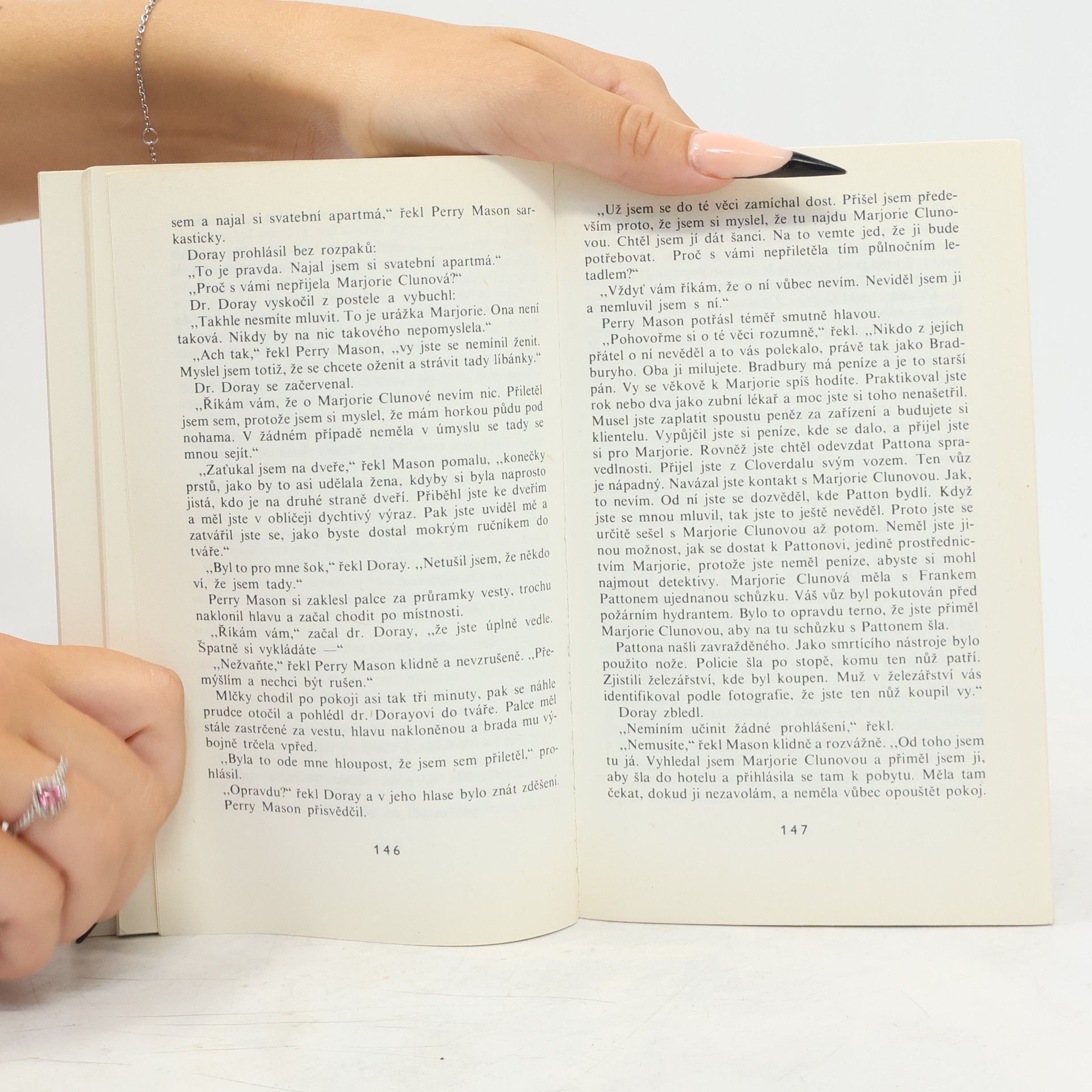 Erle Stanley Gardner Případ šťastných nožek