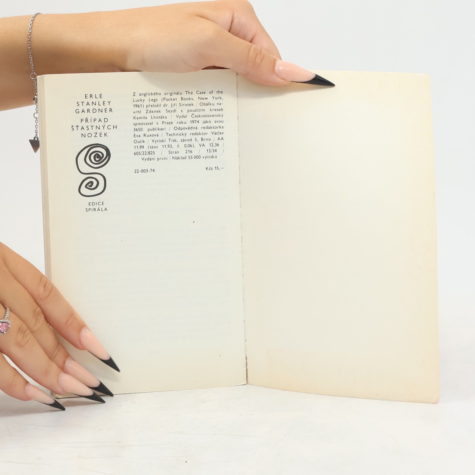 Erle Stanley Gardner Případ šťastných nožek
