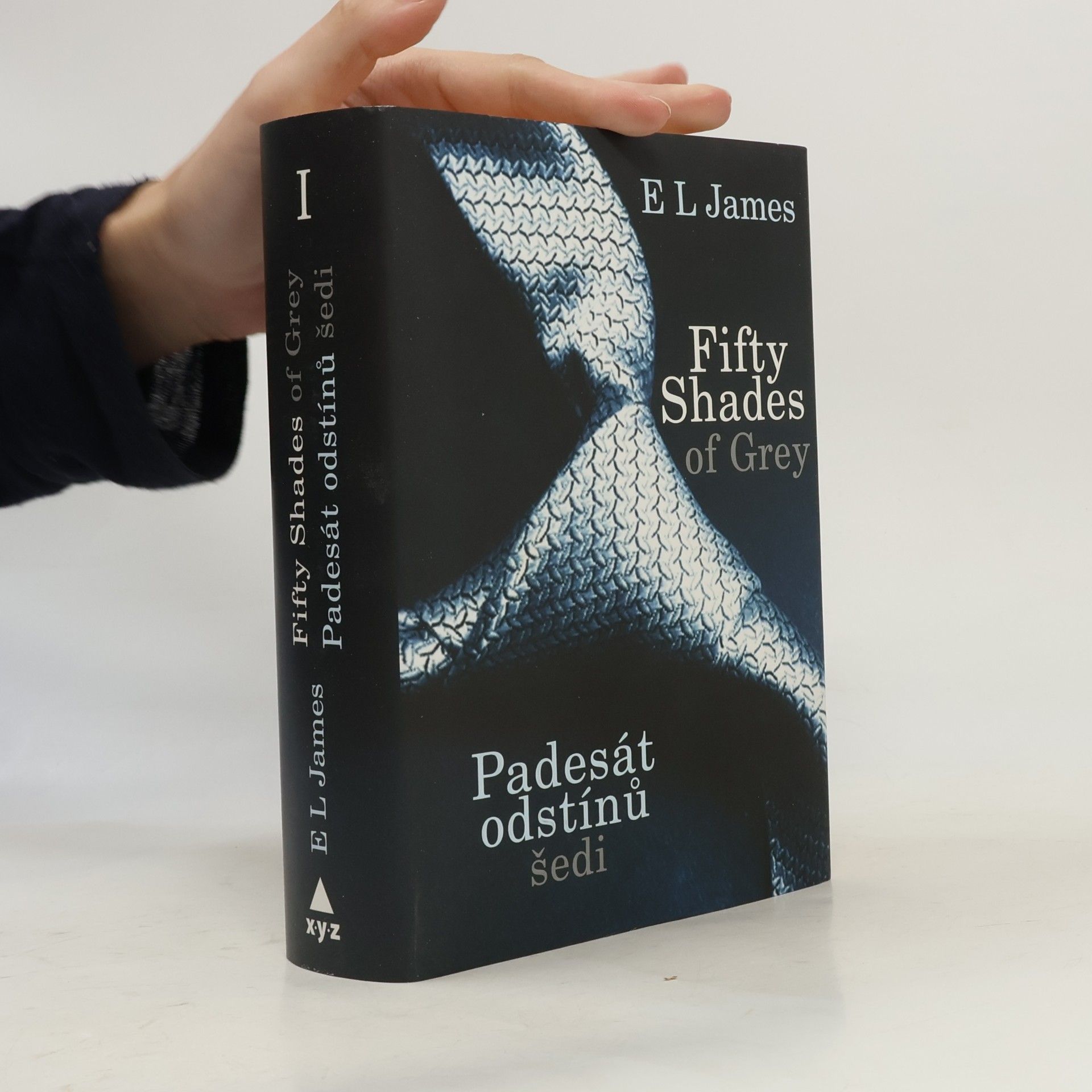 E. L. James Padesát odstínů šedi