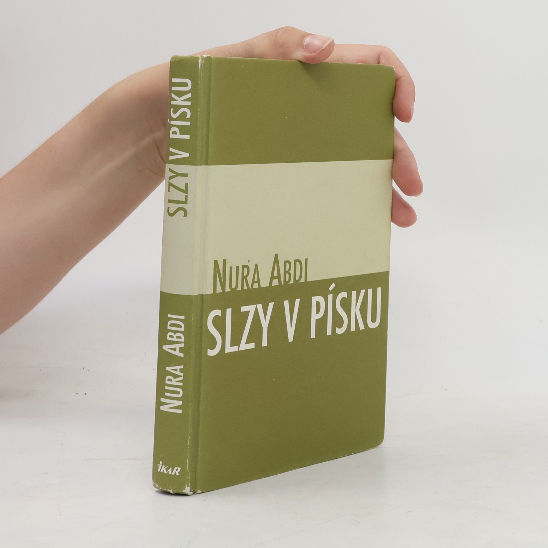 Nura Abdi Slzy v písku