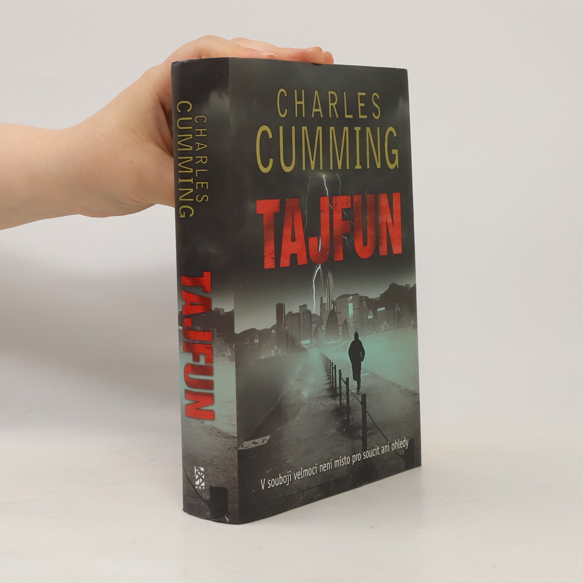 Charles Cumming Tajfun