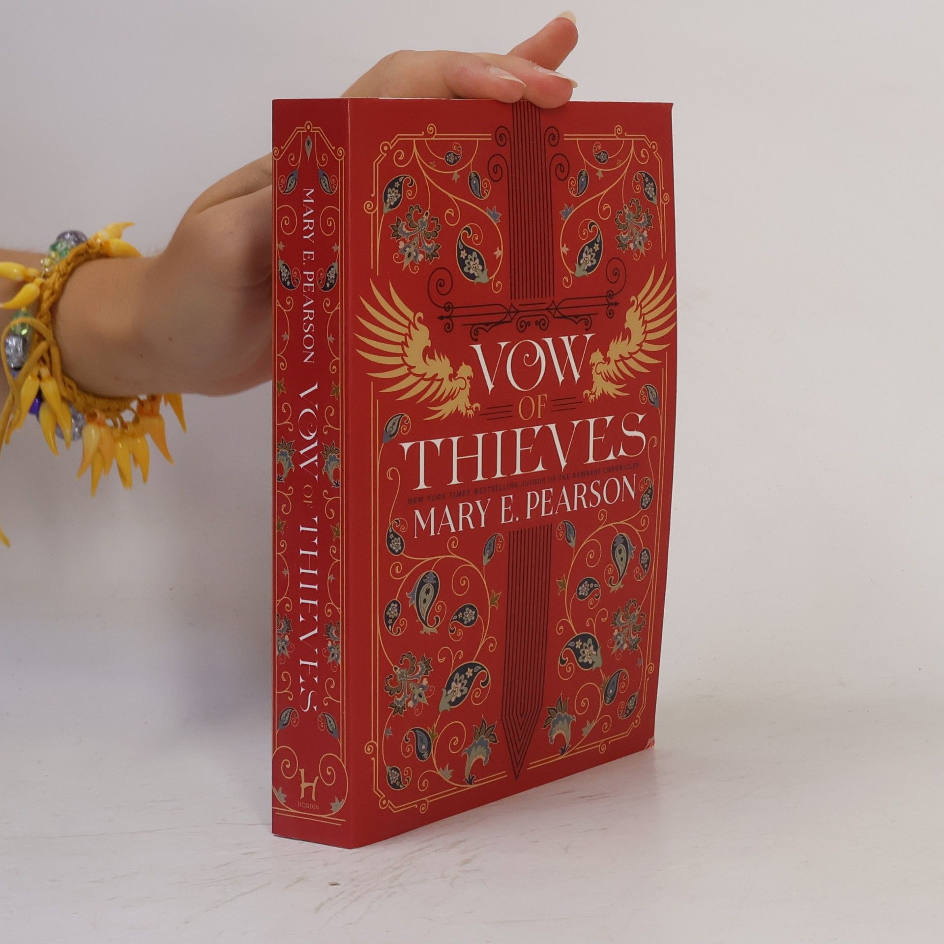 Mary E. Pearson Vow of Thieves