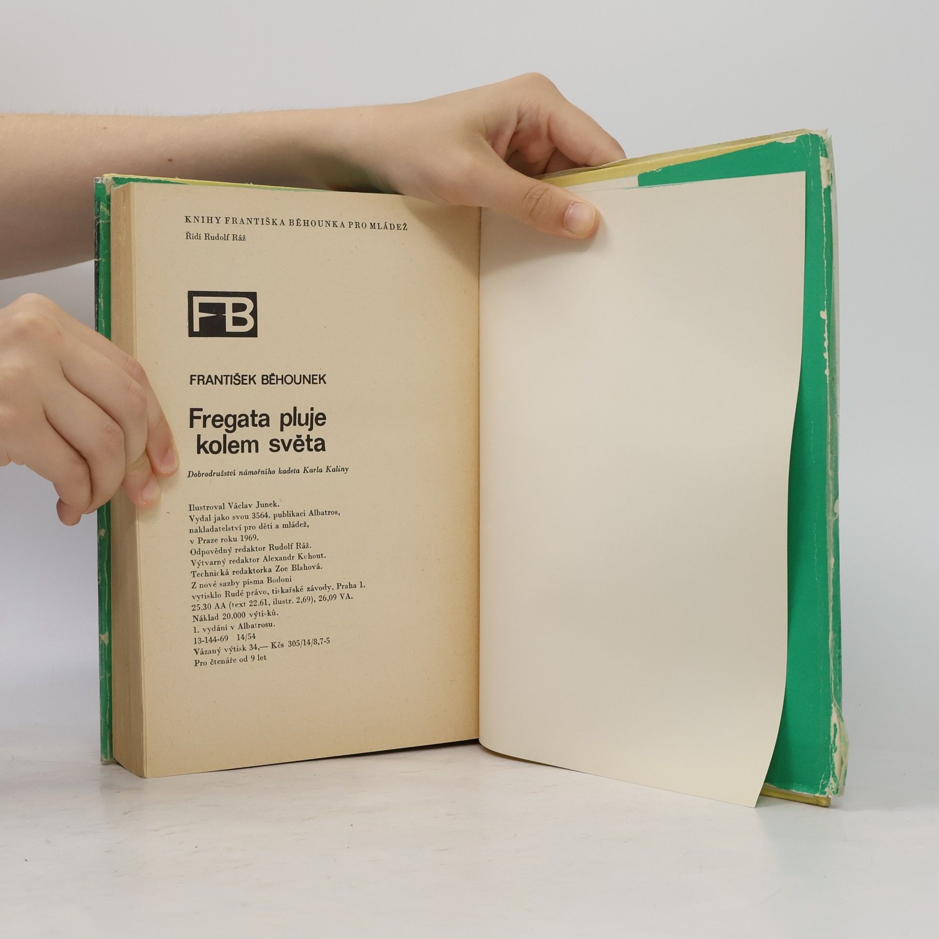 František Běhounek Fregata pluje kolem světa