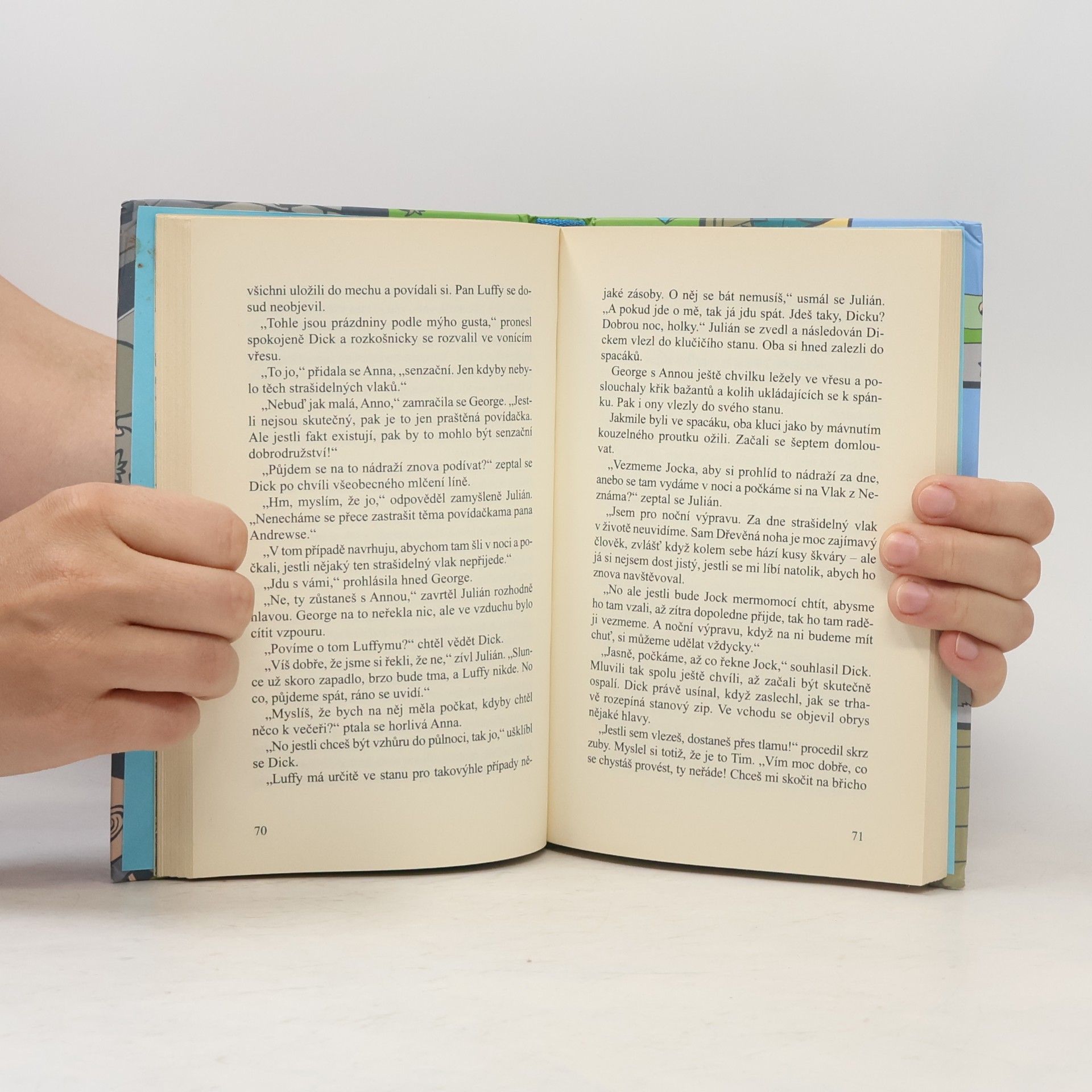 Enid Blyton Správná pětka jede tábořit