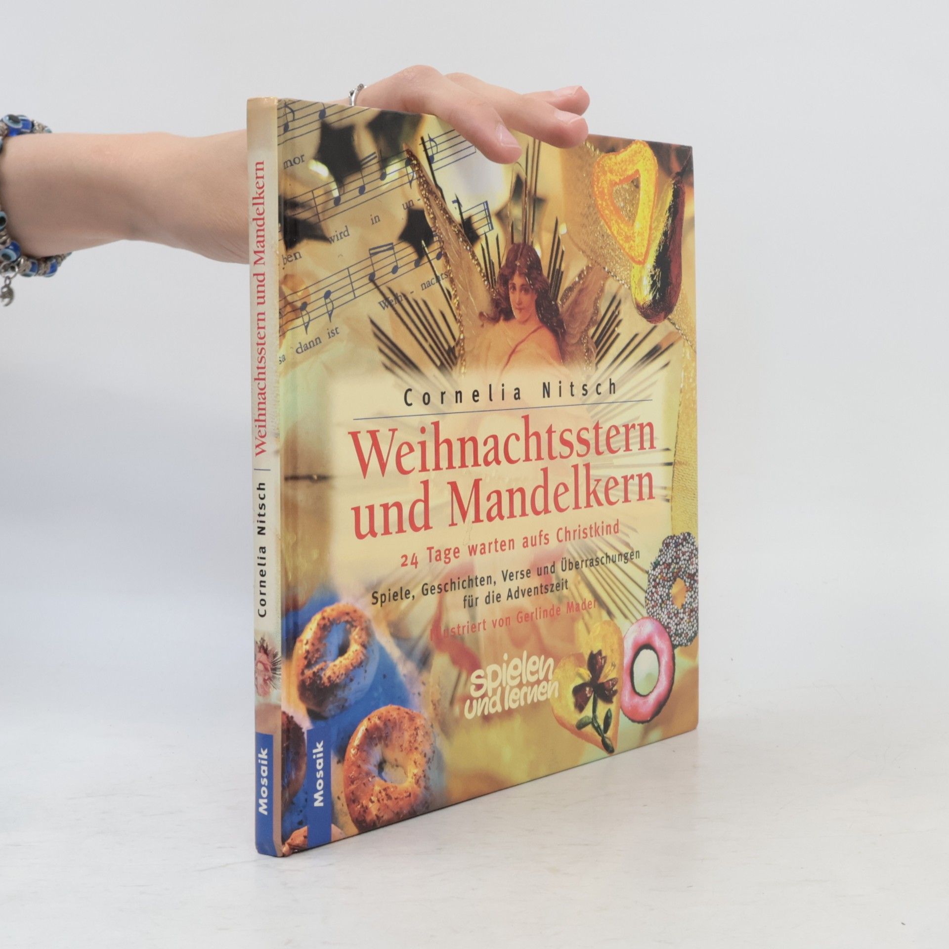 Cornelia Nitsch Weihnachtsstern und Mandelkern