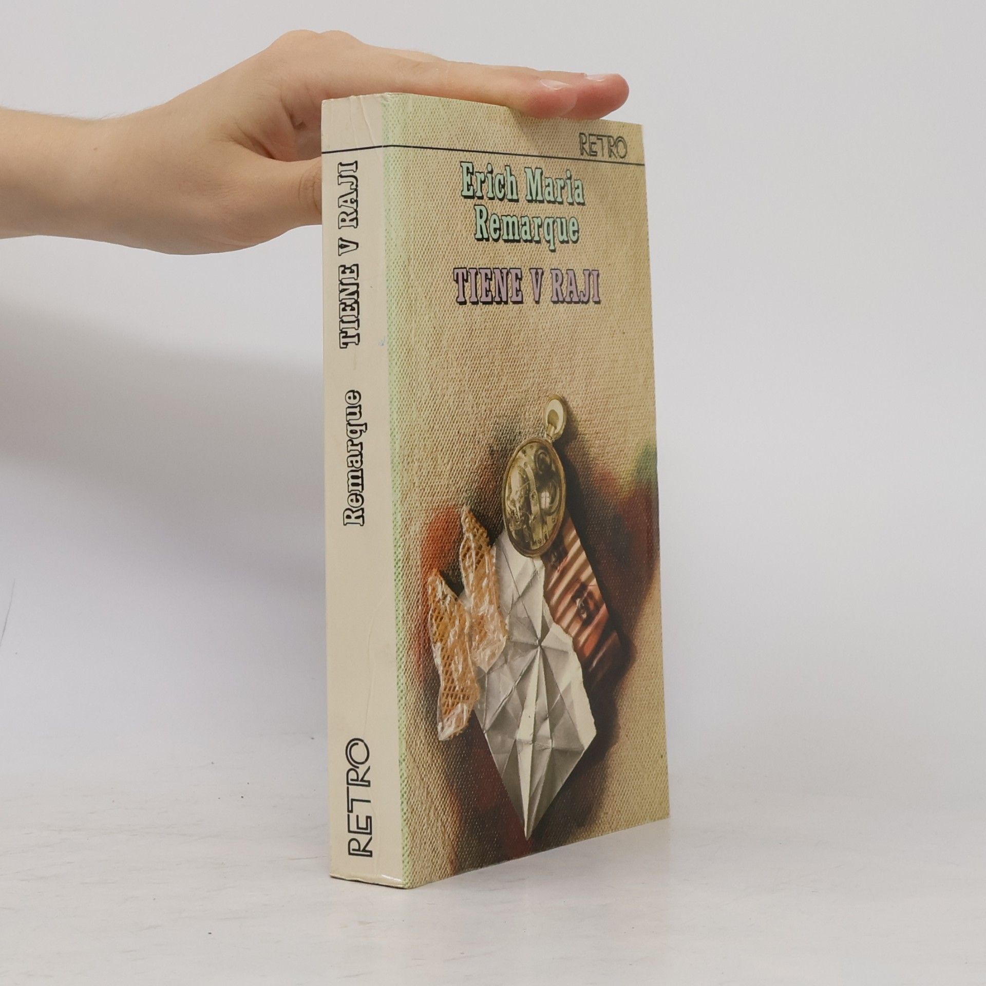 Erich Maria Remarque Tiene v raji