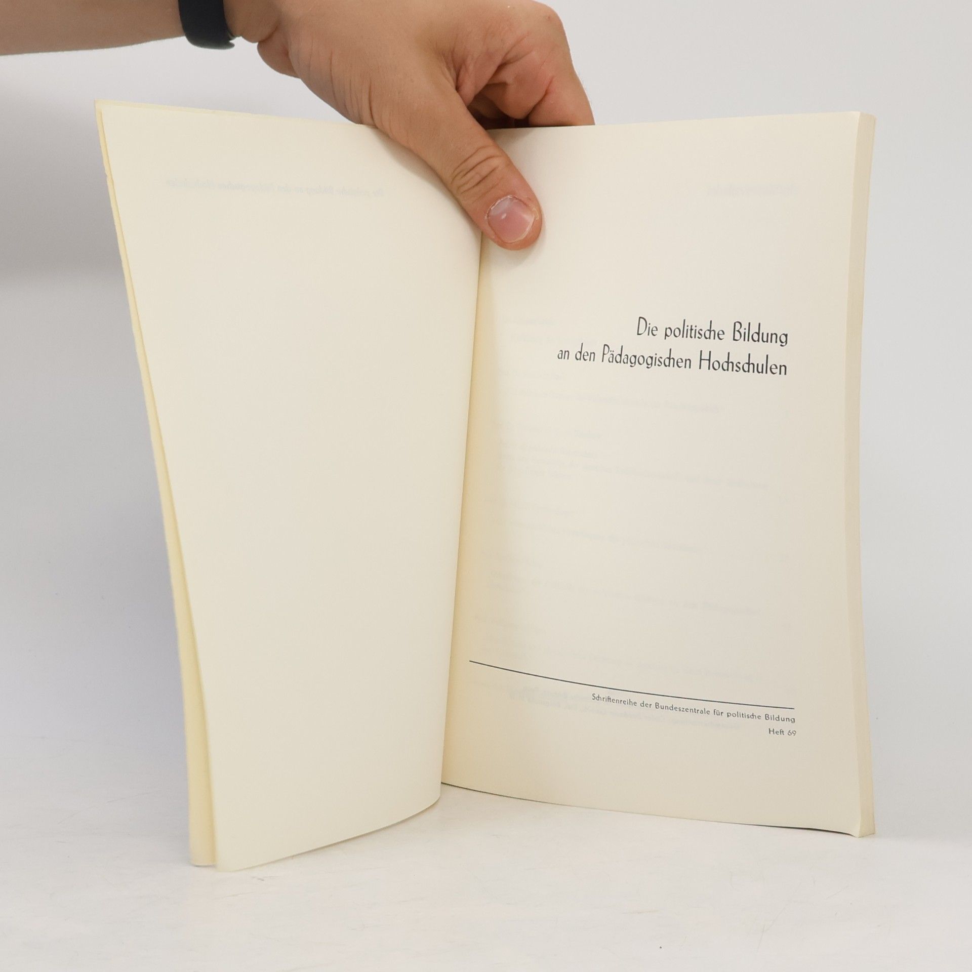 Various authors Die politische Bildung an den Pädagogischen Hochschulen