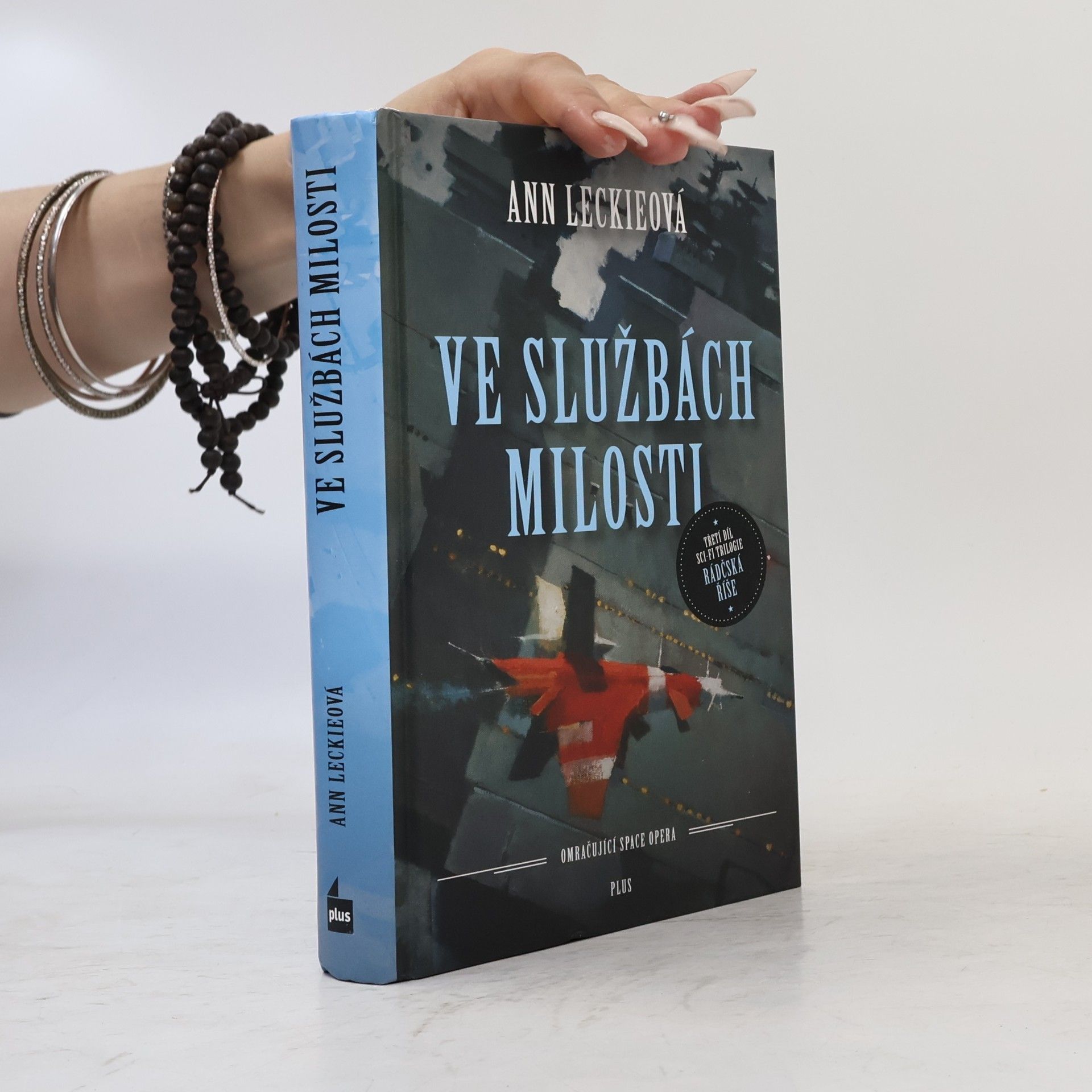 Ann Leckie Ve službách Milosti