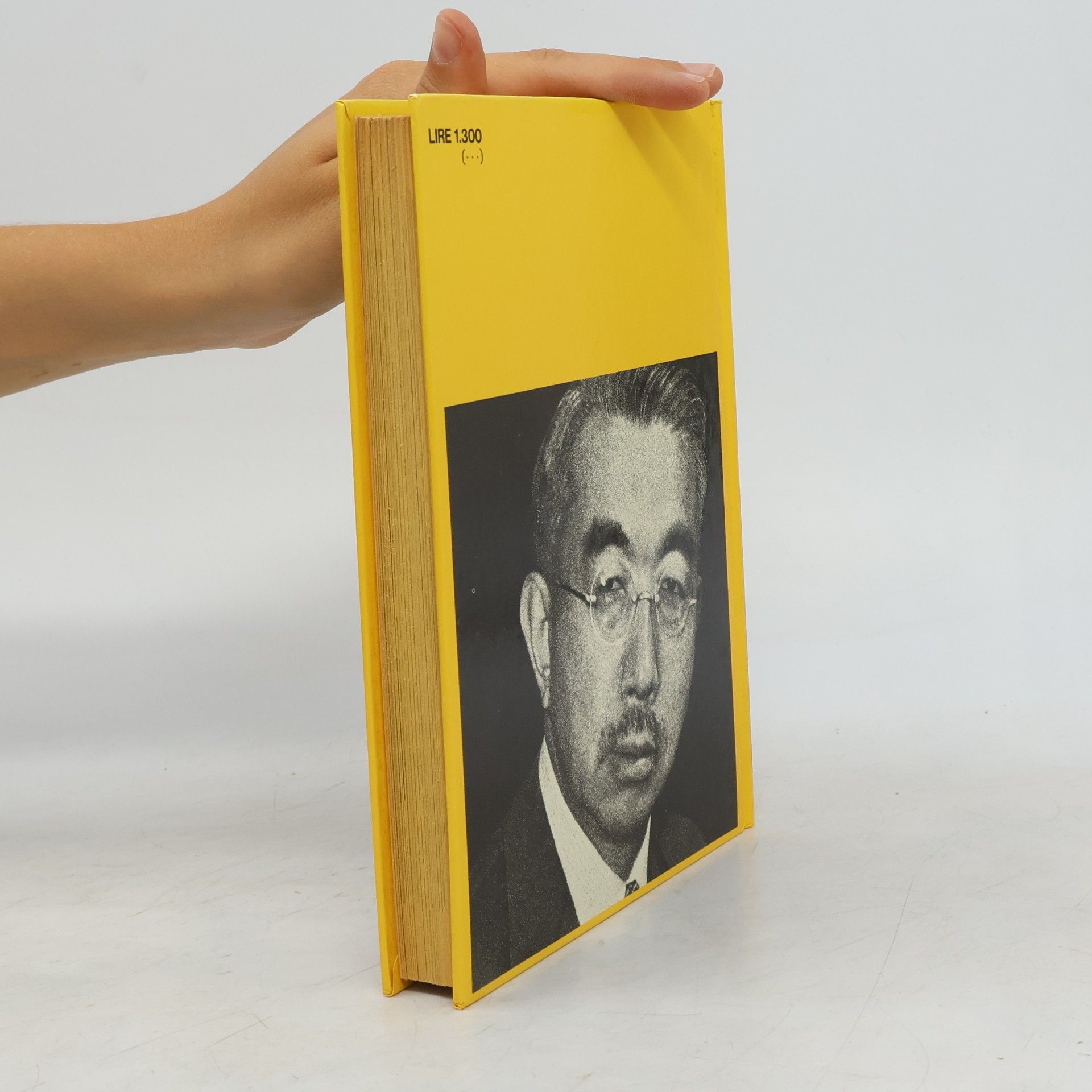 Autorenkollektiv Pro e contro Hirohito