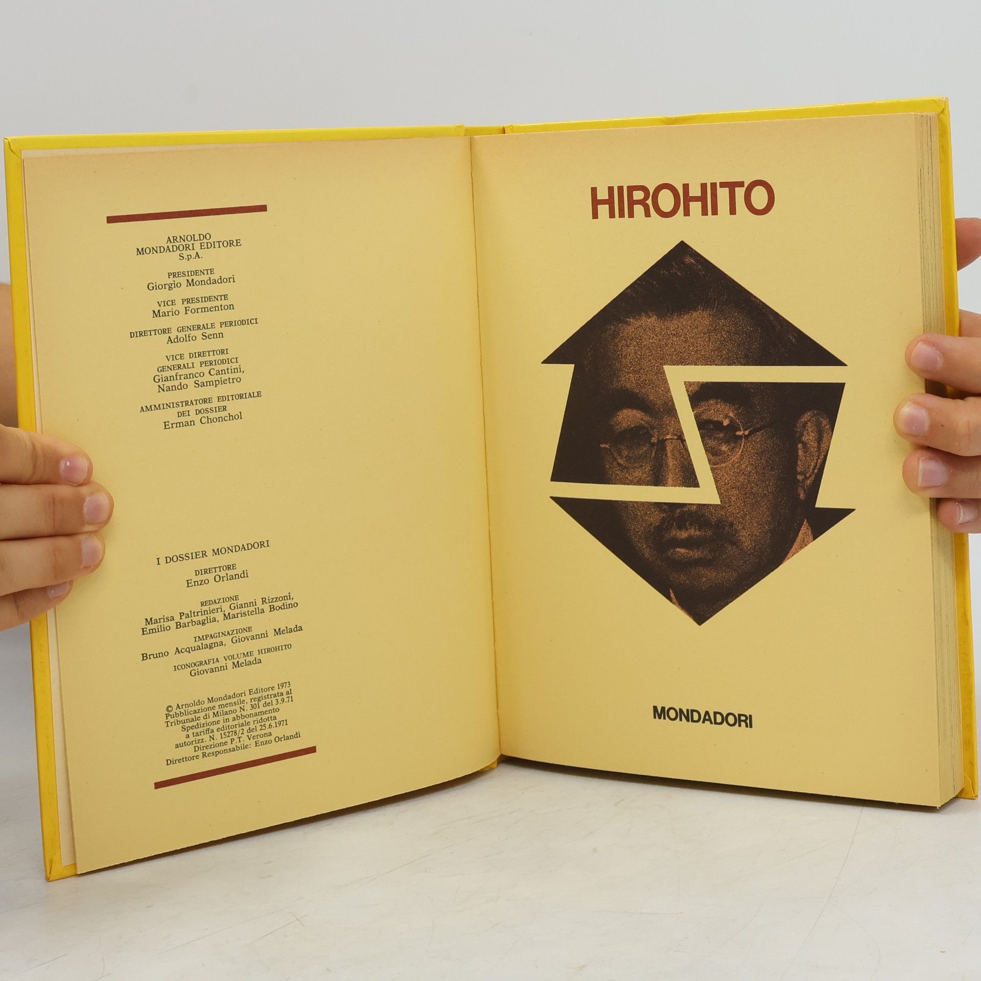 Autorenkollektiv Pro e contro Hirohito