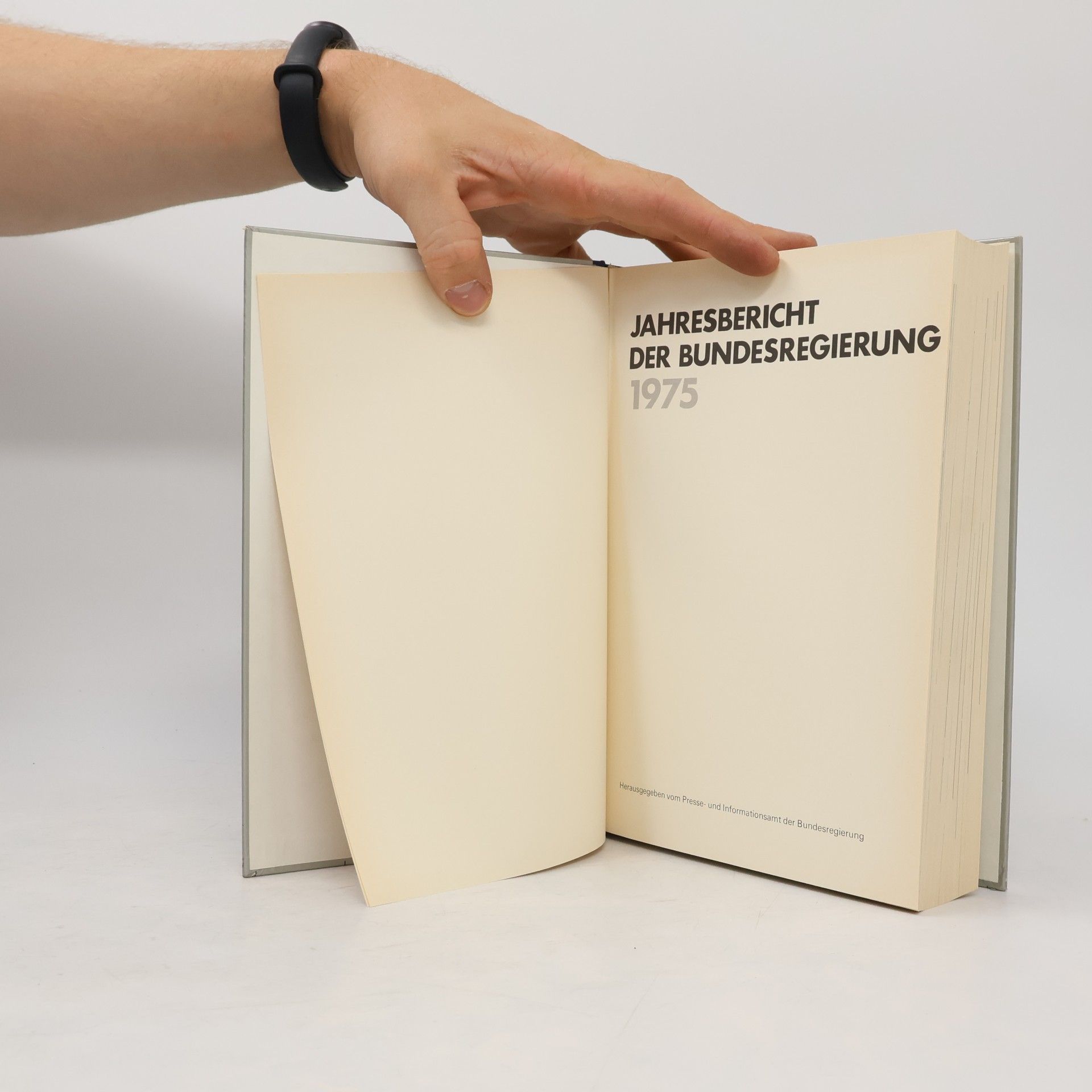 Various authors Jahresbericht Der Bundesregierung 1975