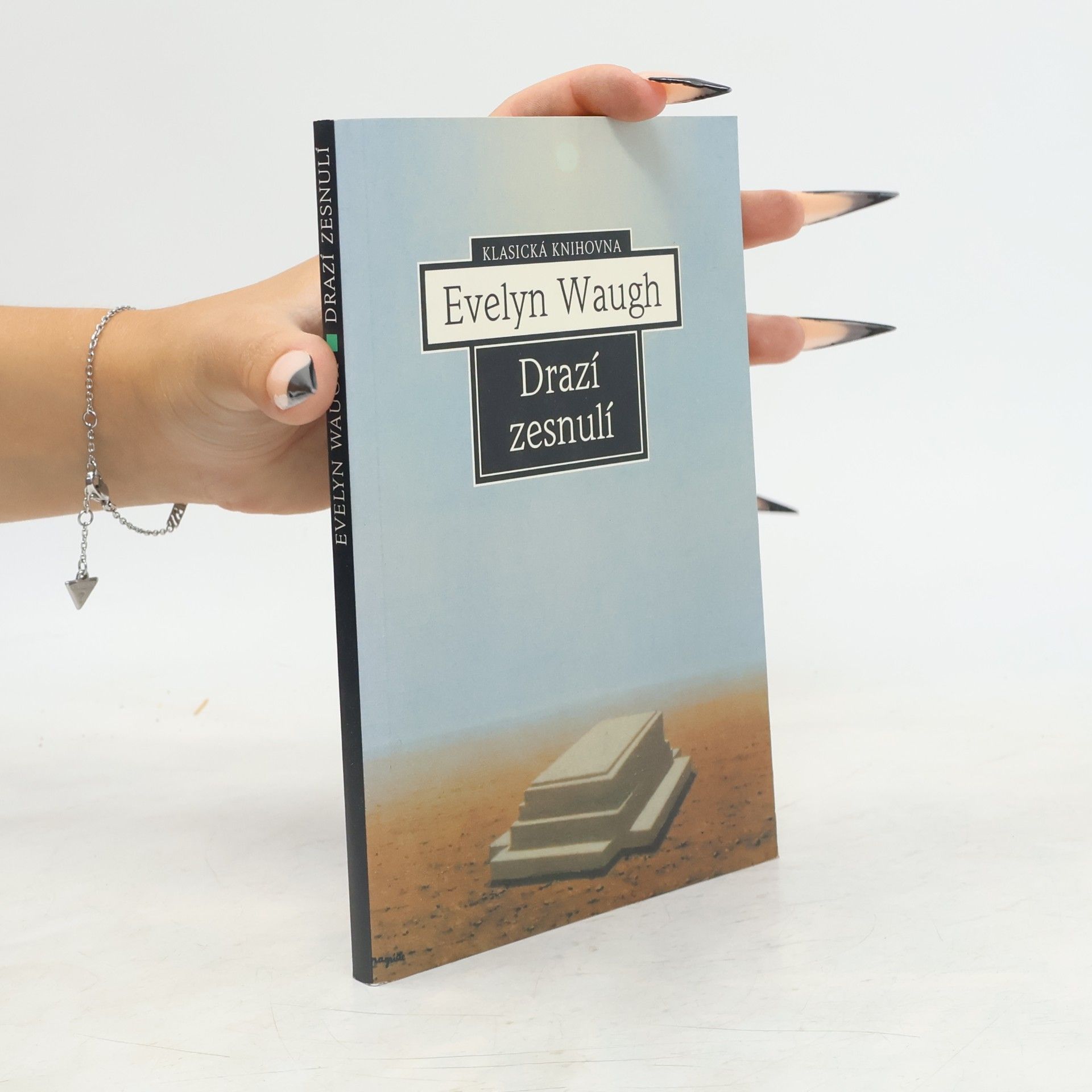 Evelyn Waugh Drazí zesnulí