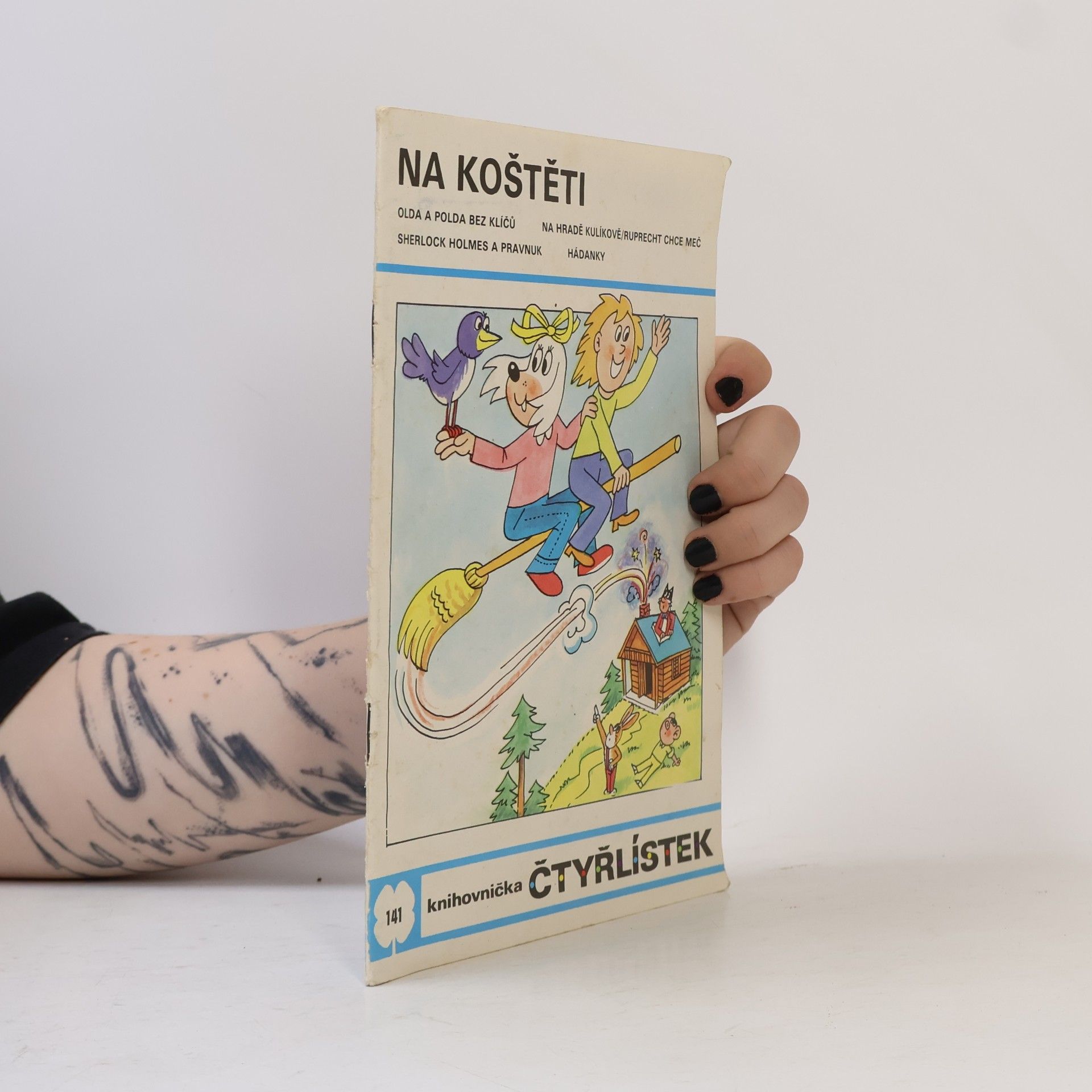 Ljuba Štíplová Čtyřlístek 141. Na koštěti